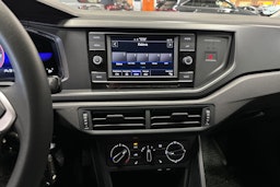 harmaa Volkswagen Polo 2022 kuva 13.