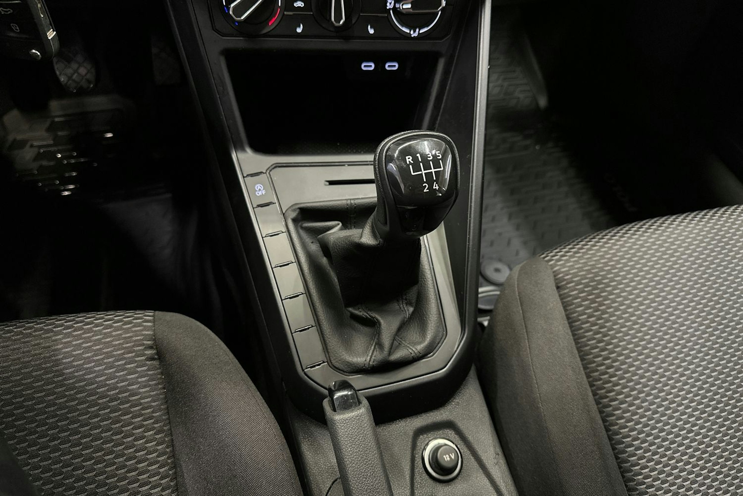 harmaa Volkswagen Polo 2022 kuva 14.