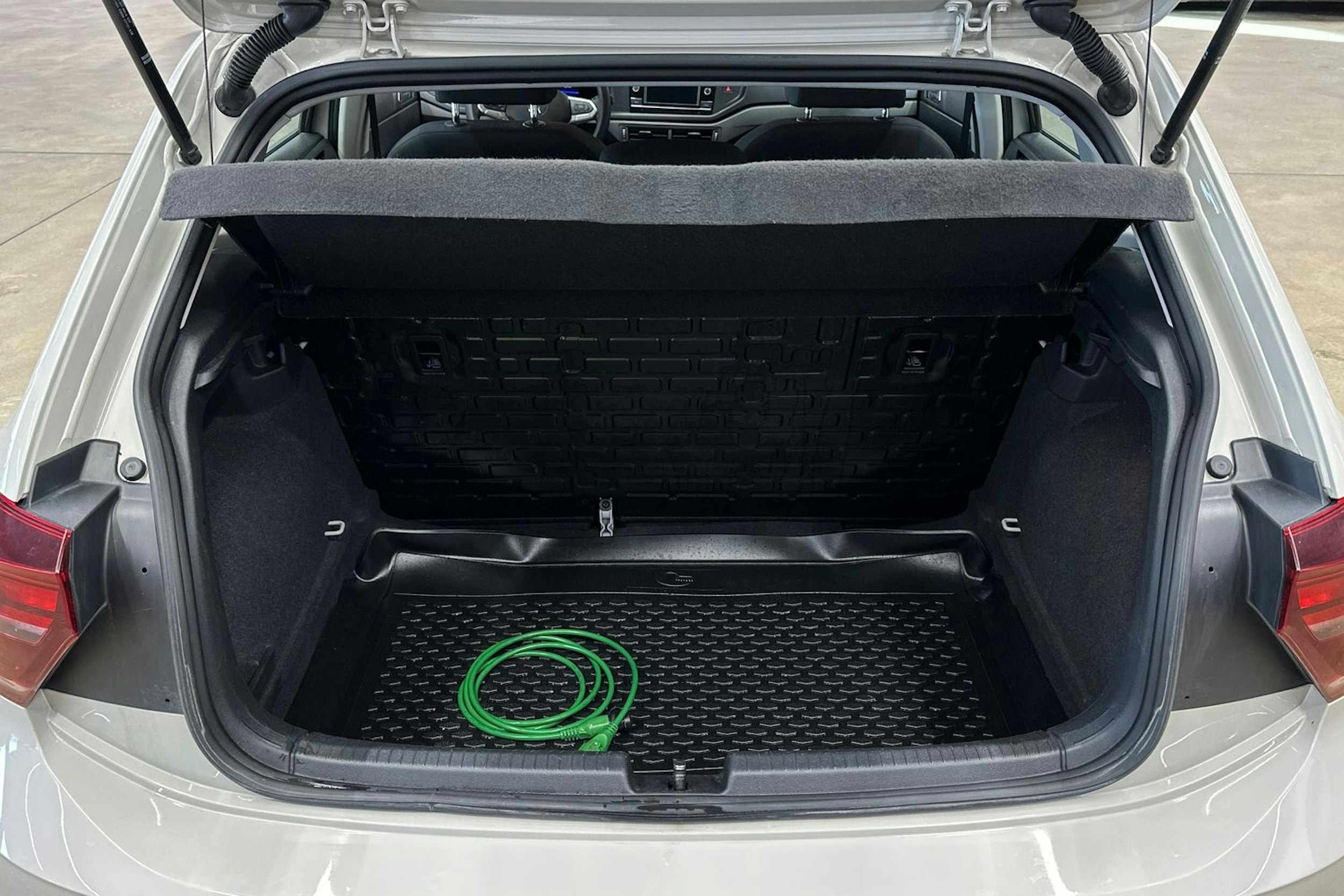 harmaa Volkswagen Polo 2022 kuva 19.