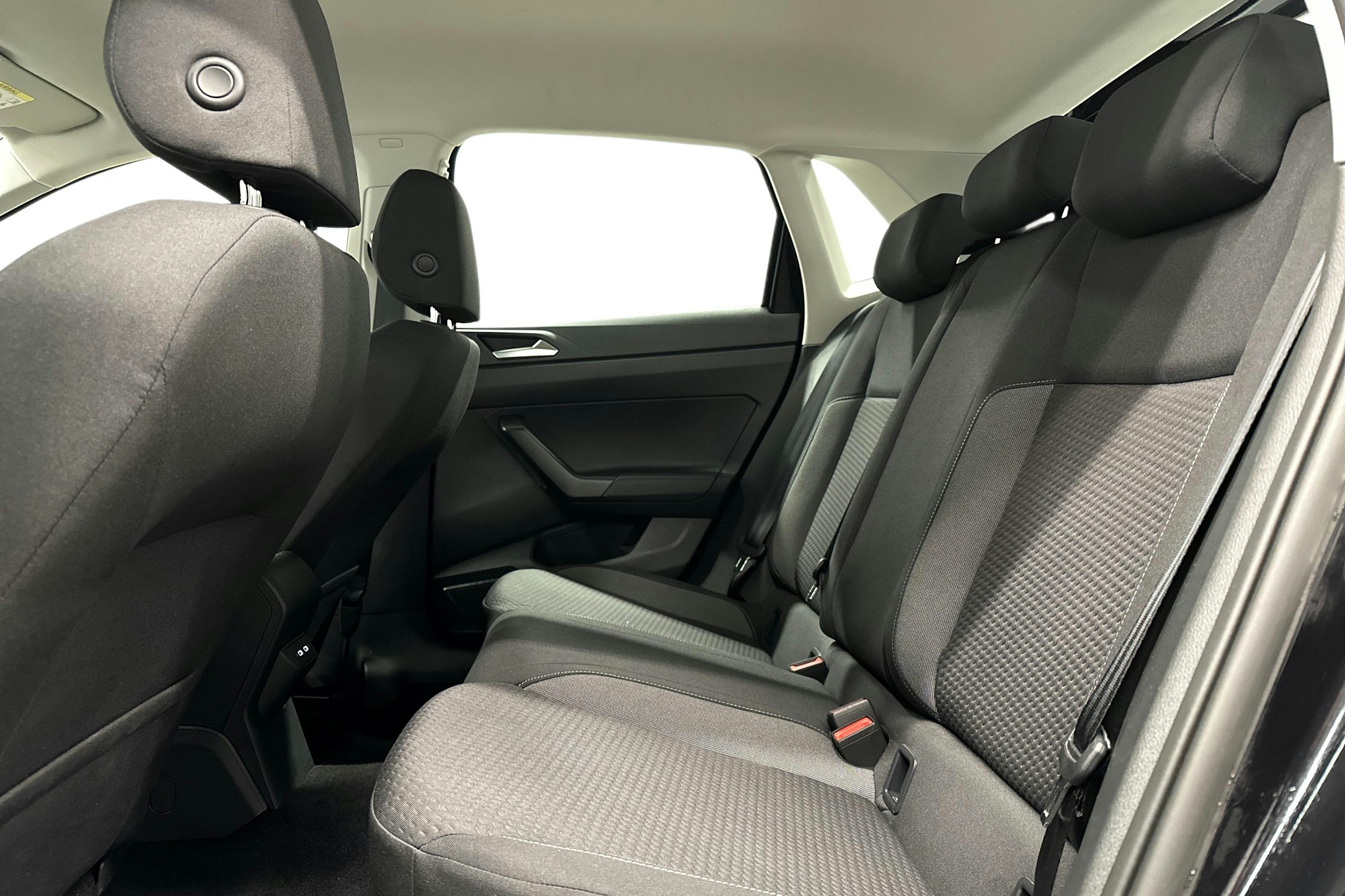 musta Volkswagen Polo 2022 kuva 10.