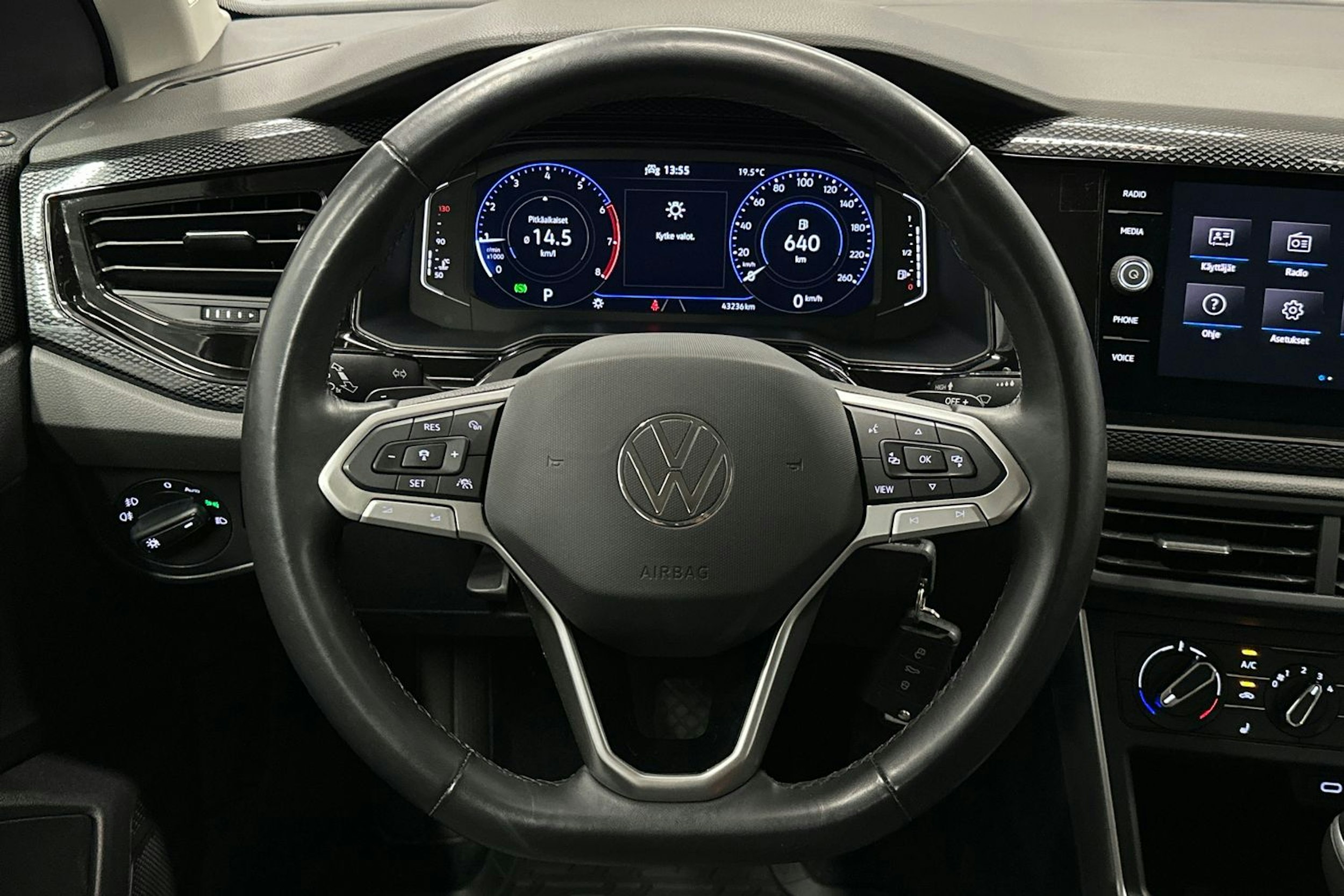 sininen Volkswagen Polo 2022 kuva 16.