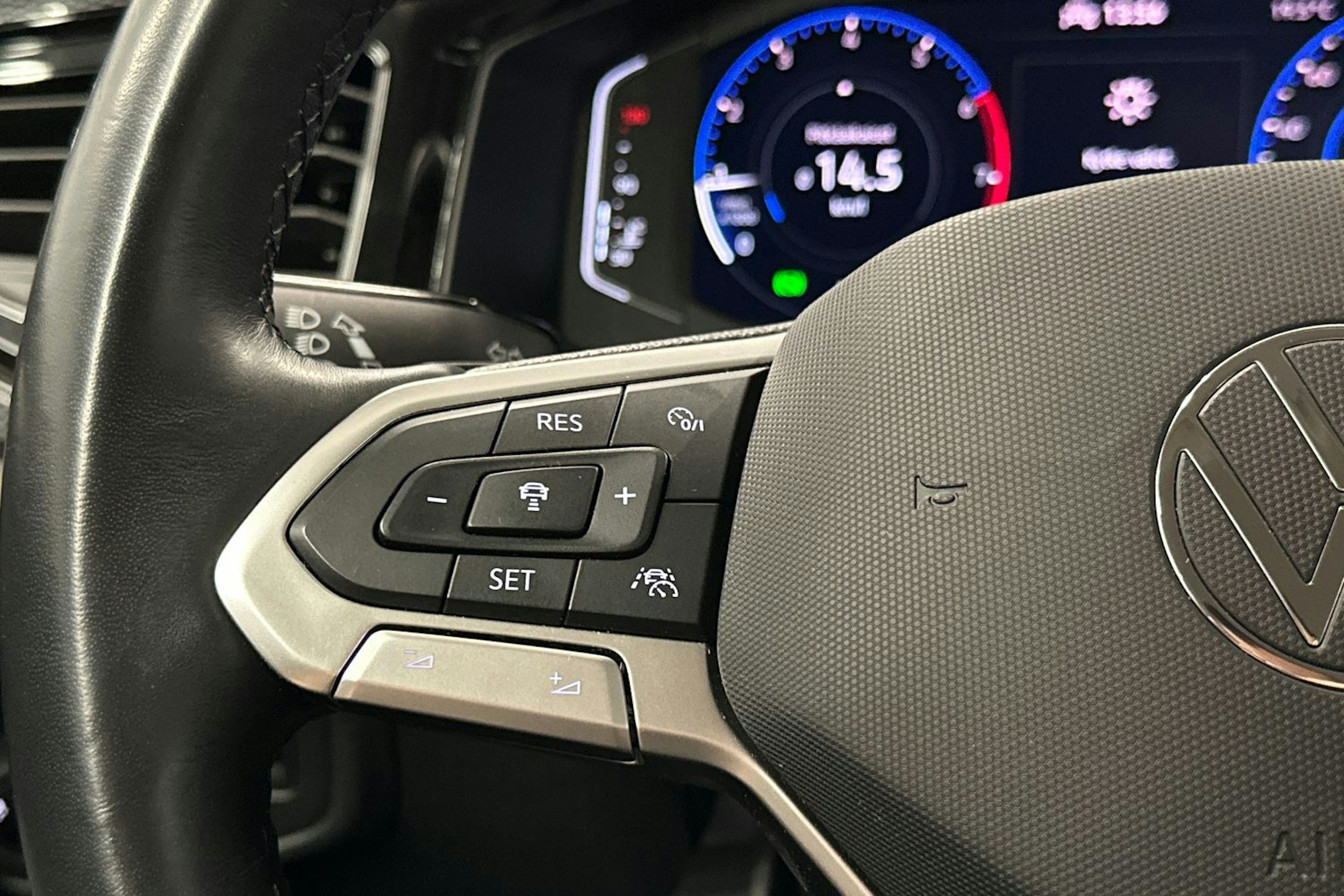 sininen Volkswagen Polo 2022 kuva 17.