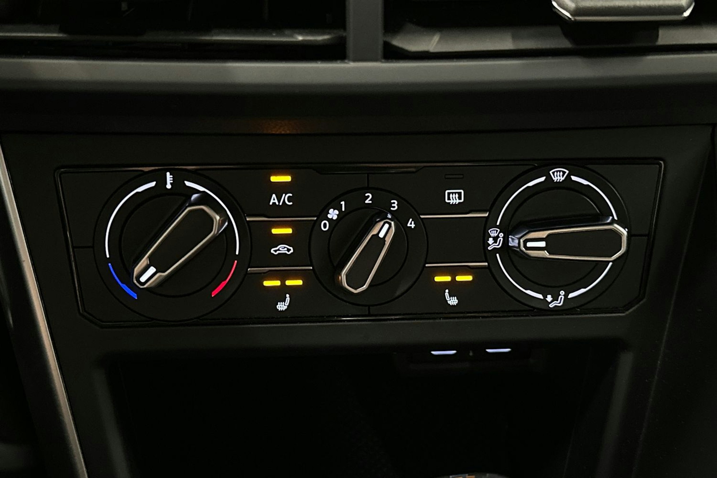 sininen Volkswagen Polo 2022 kuva 21.