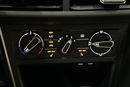 sininen Volkswagen Polo 2022 kuva 21.