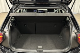 musta Volkswagen Polo 2022 kuva 14.