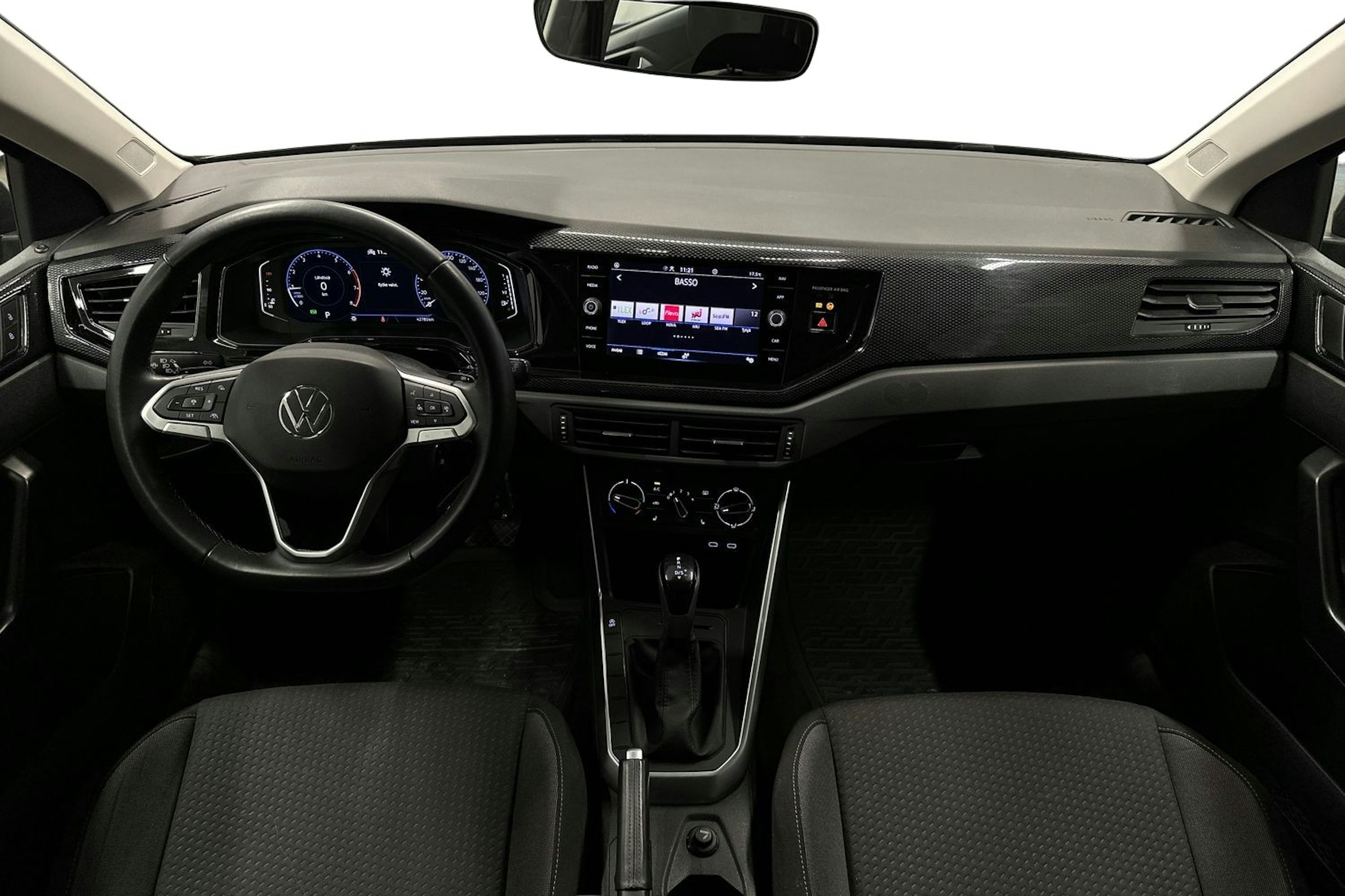 harmaa Volkswagen Polo 2022 kuva 9.