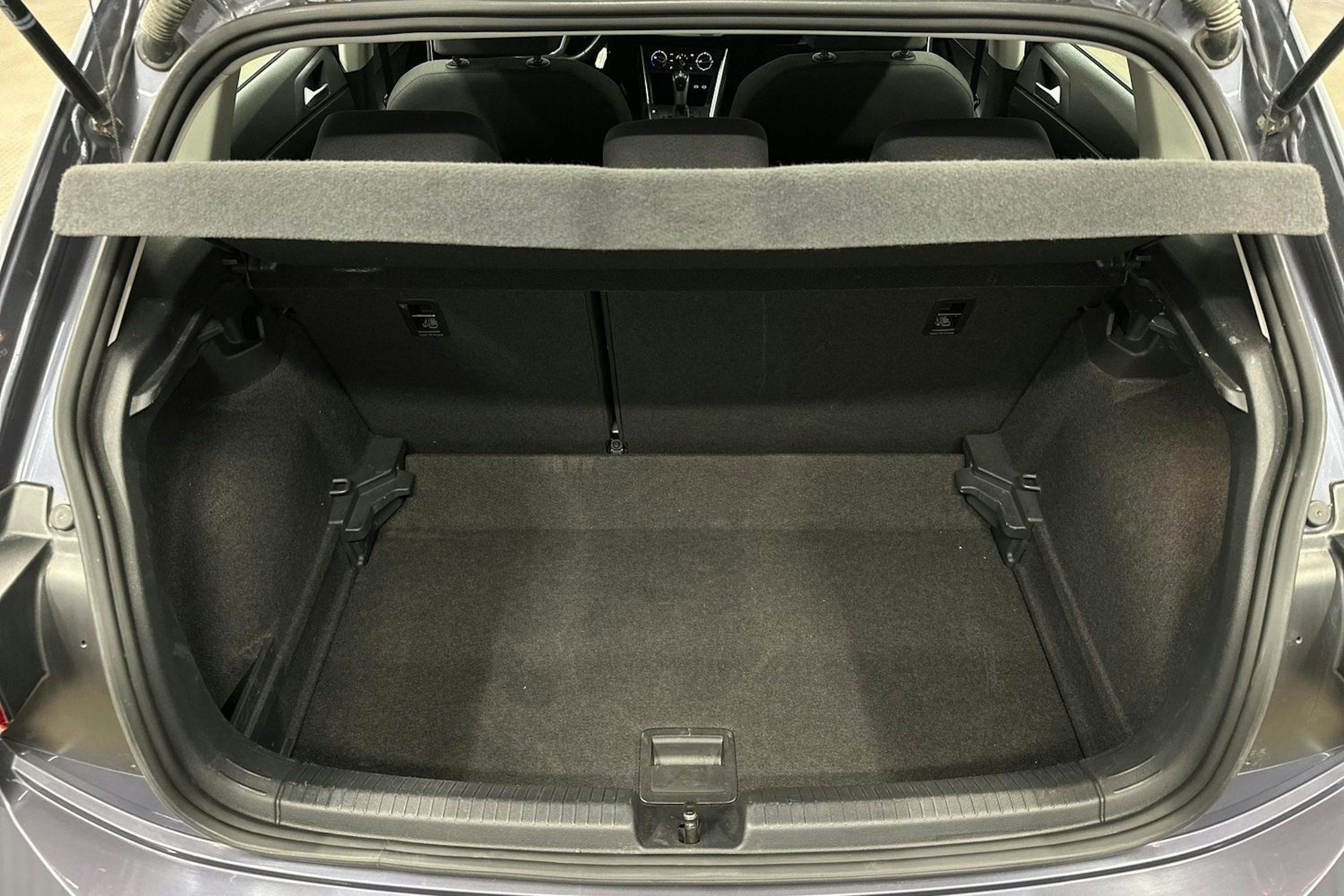 harmaa Volkswagen Polo 2022 kuva 14.