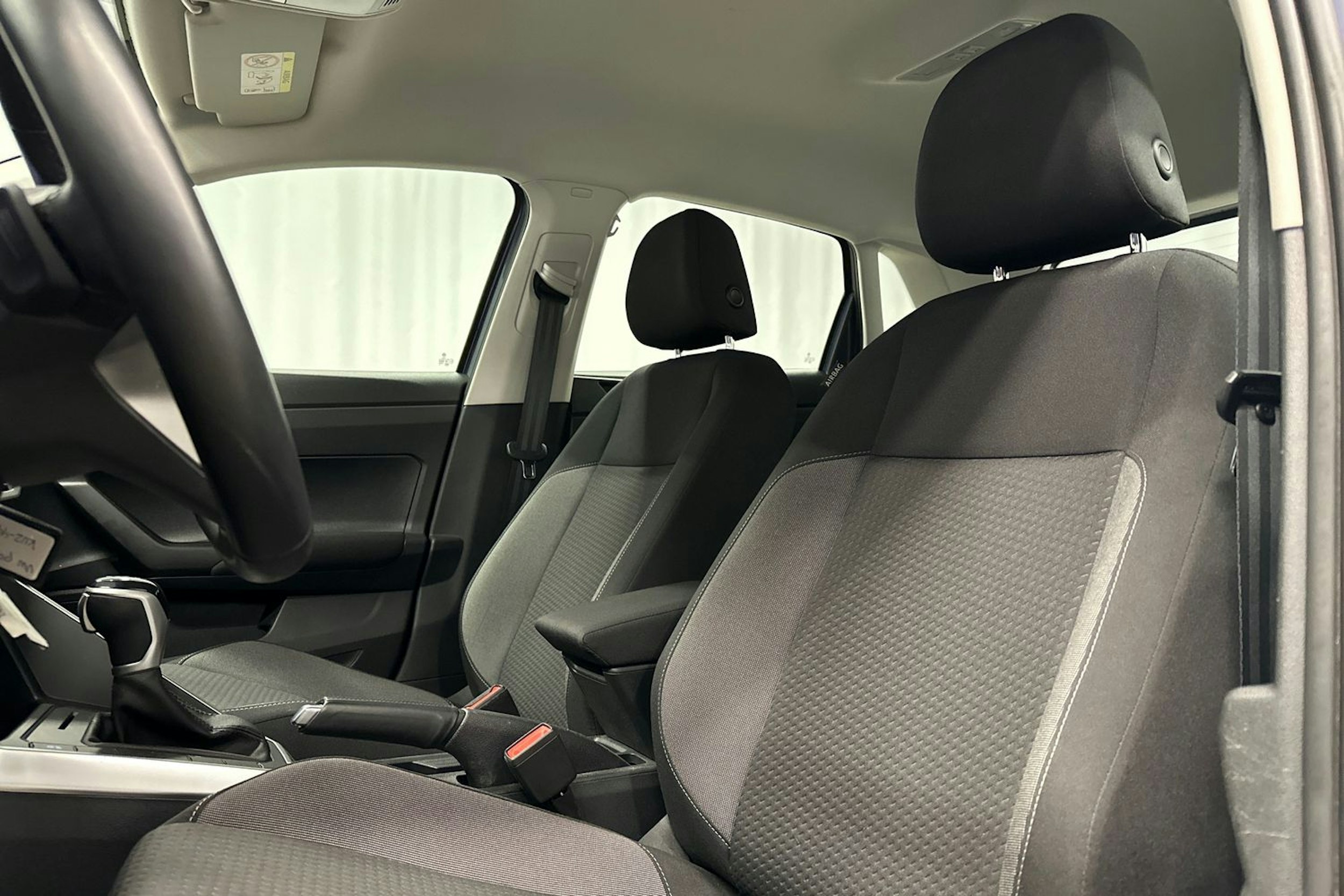 harmaa Volkswagen Polo 2022 kuva 16.