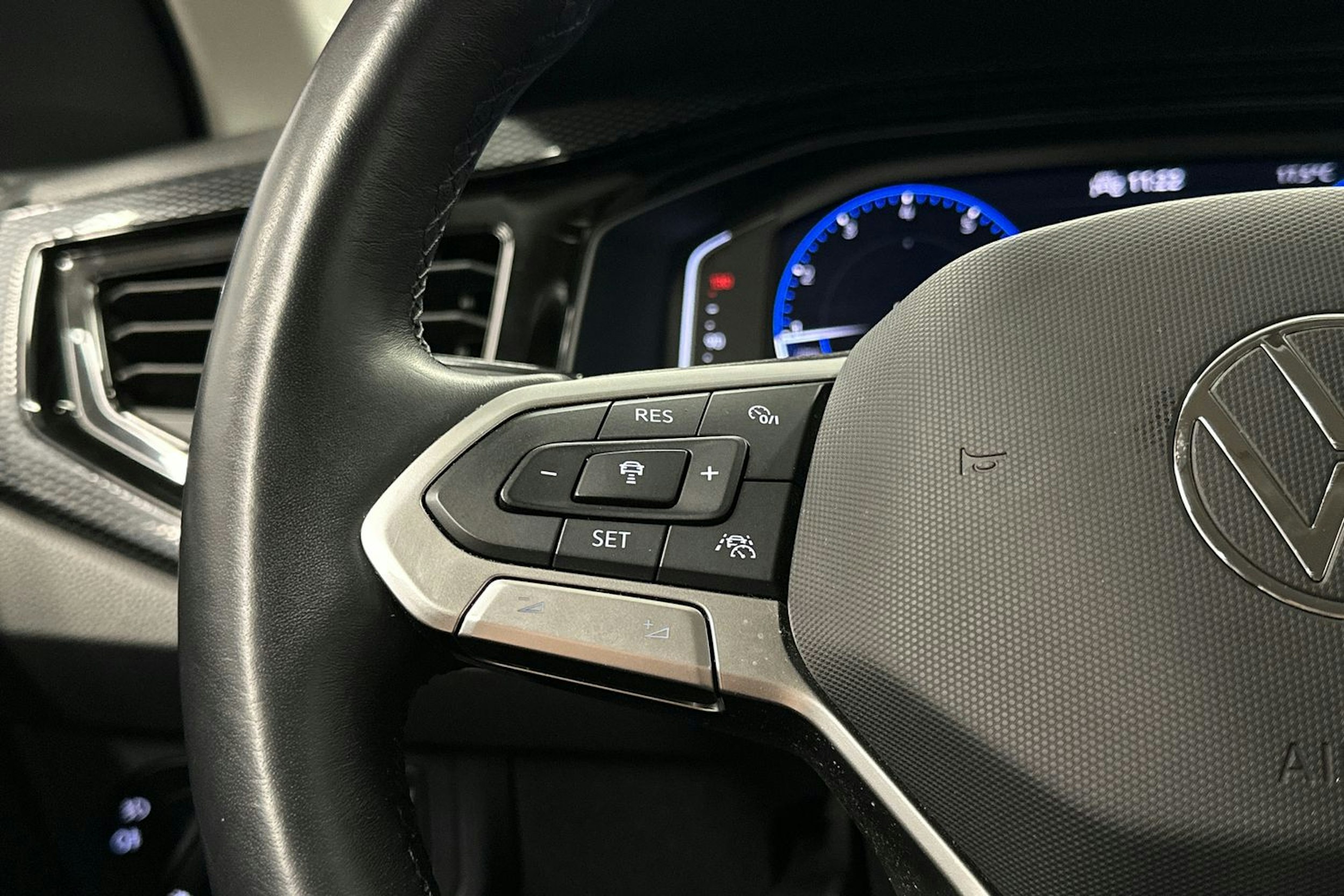sininen Volkswagen Polo 2022 kuva 17.