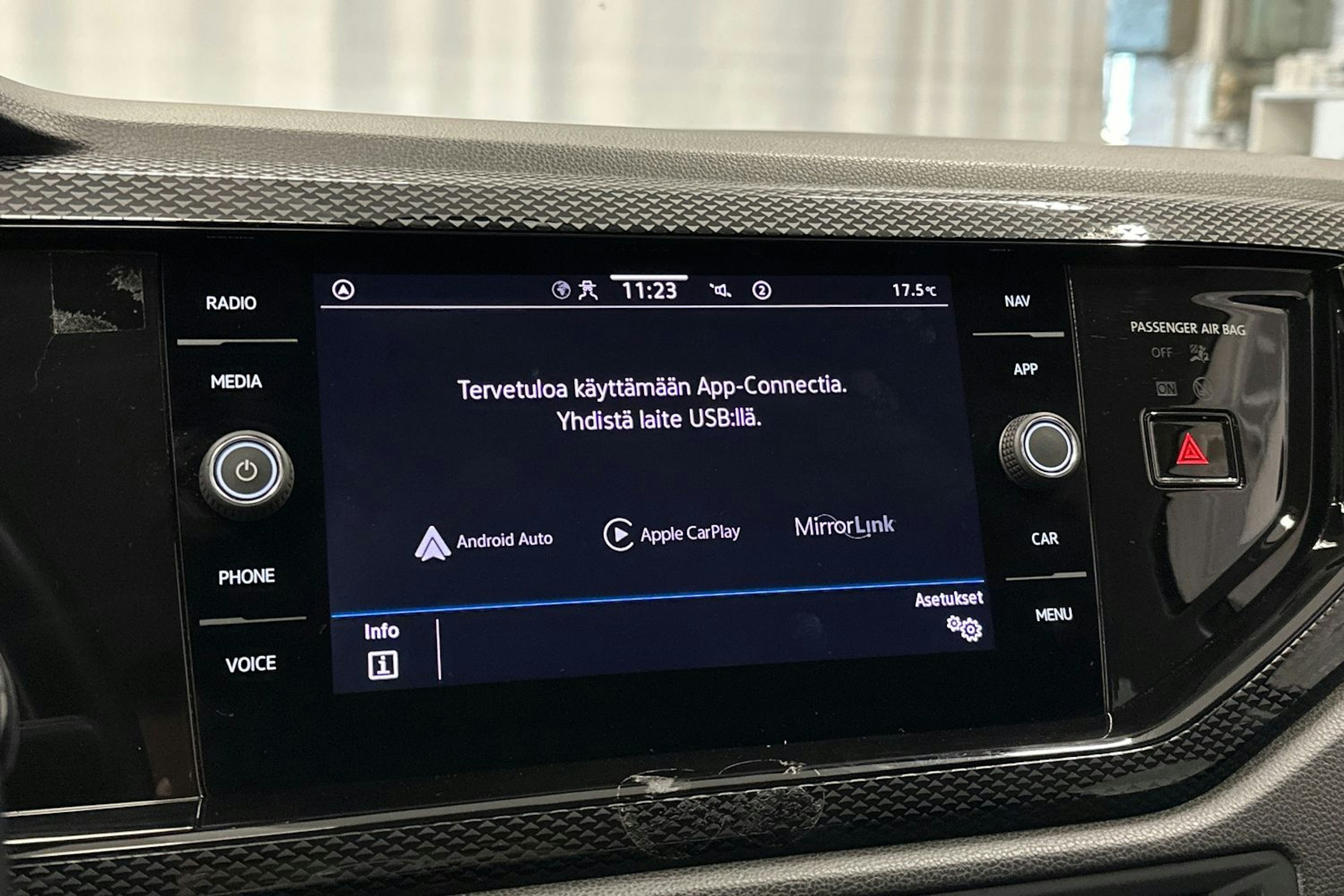 sininen Volkswagen Polo 2022 kuva 24.