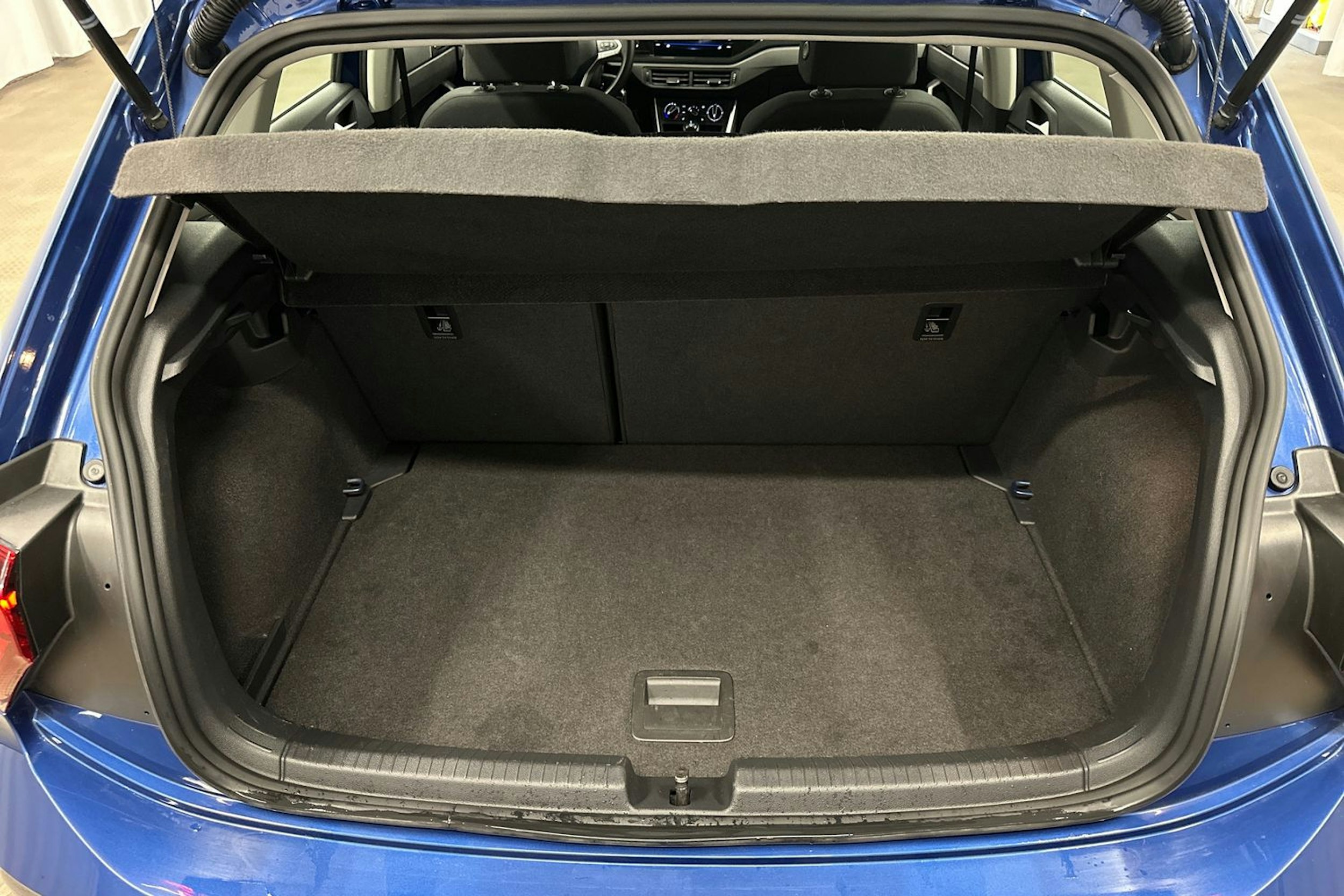 sininen Volkswagen Polo 2022 kuva 14.