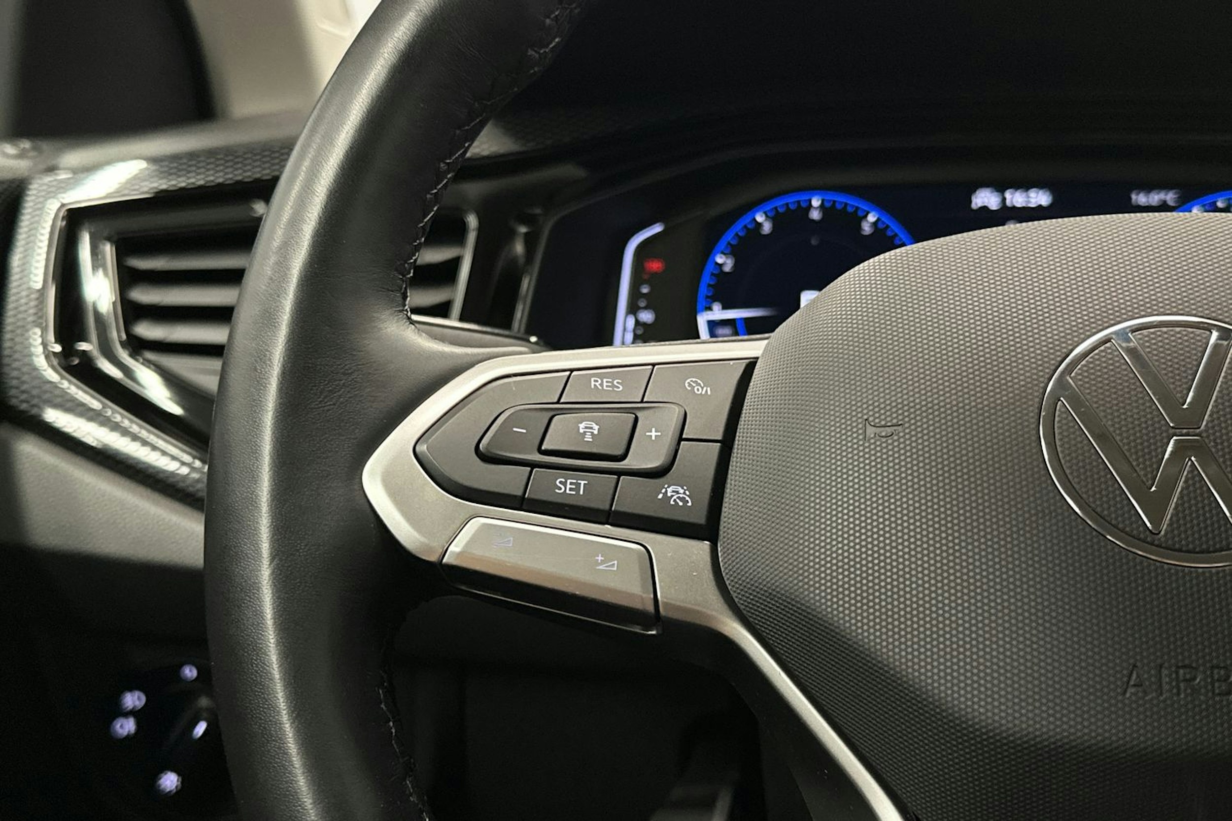 sininen Volkswagen Polo 2022 kuva 17.