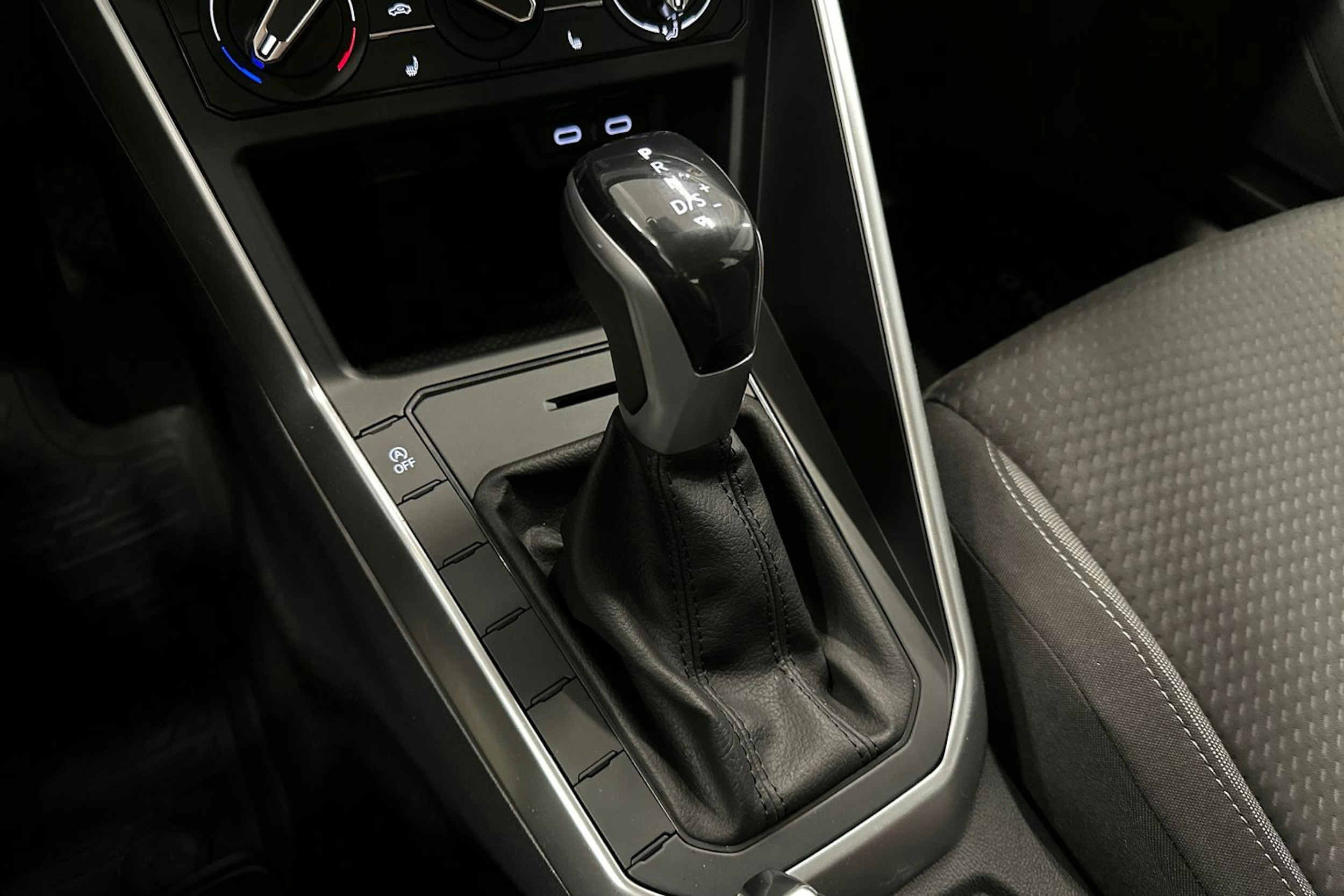 sininen Volkswagen Polo 2022 kuva 20.