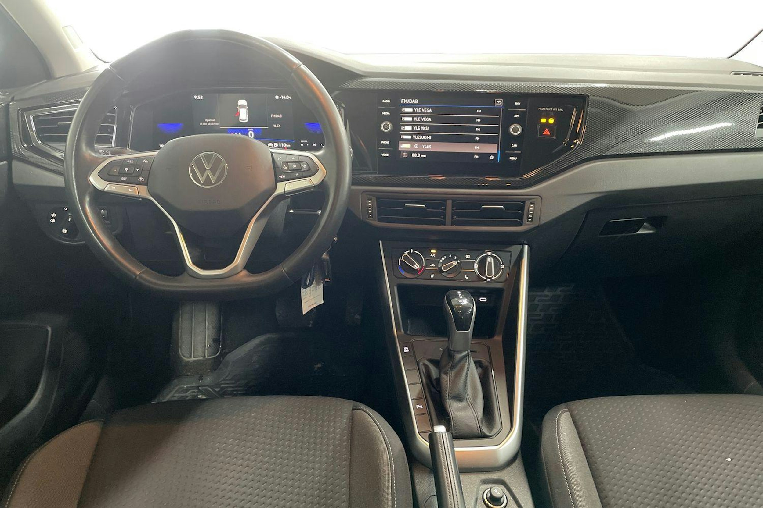 Musta Volkswagen POLO 2022 kuva 9.