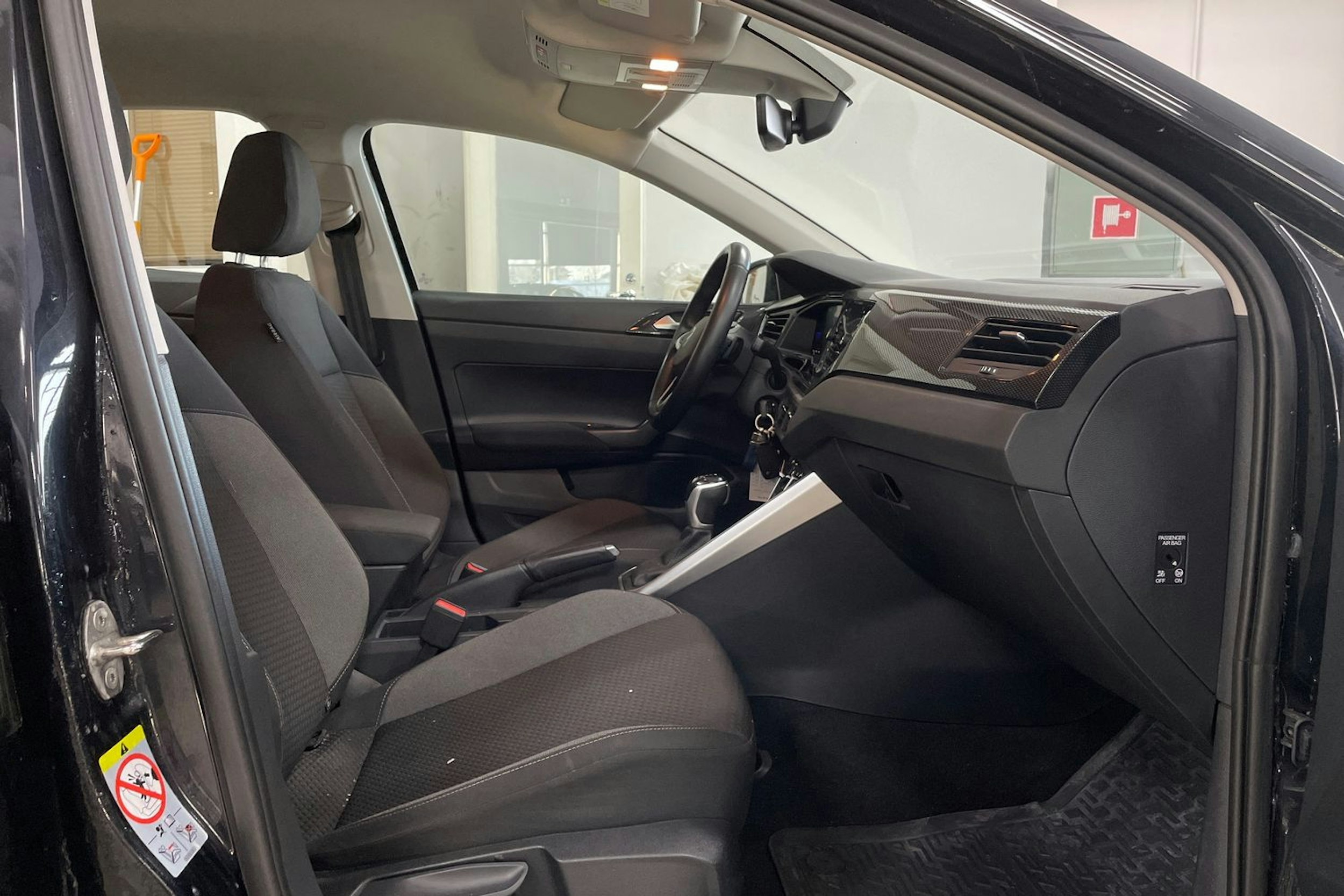 Musta Volkswagen POLO 2022 kuva 14.