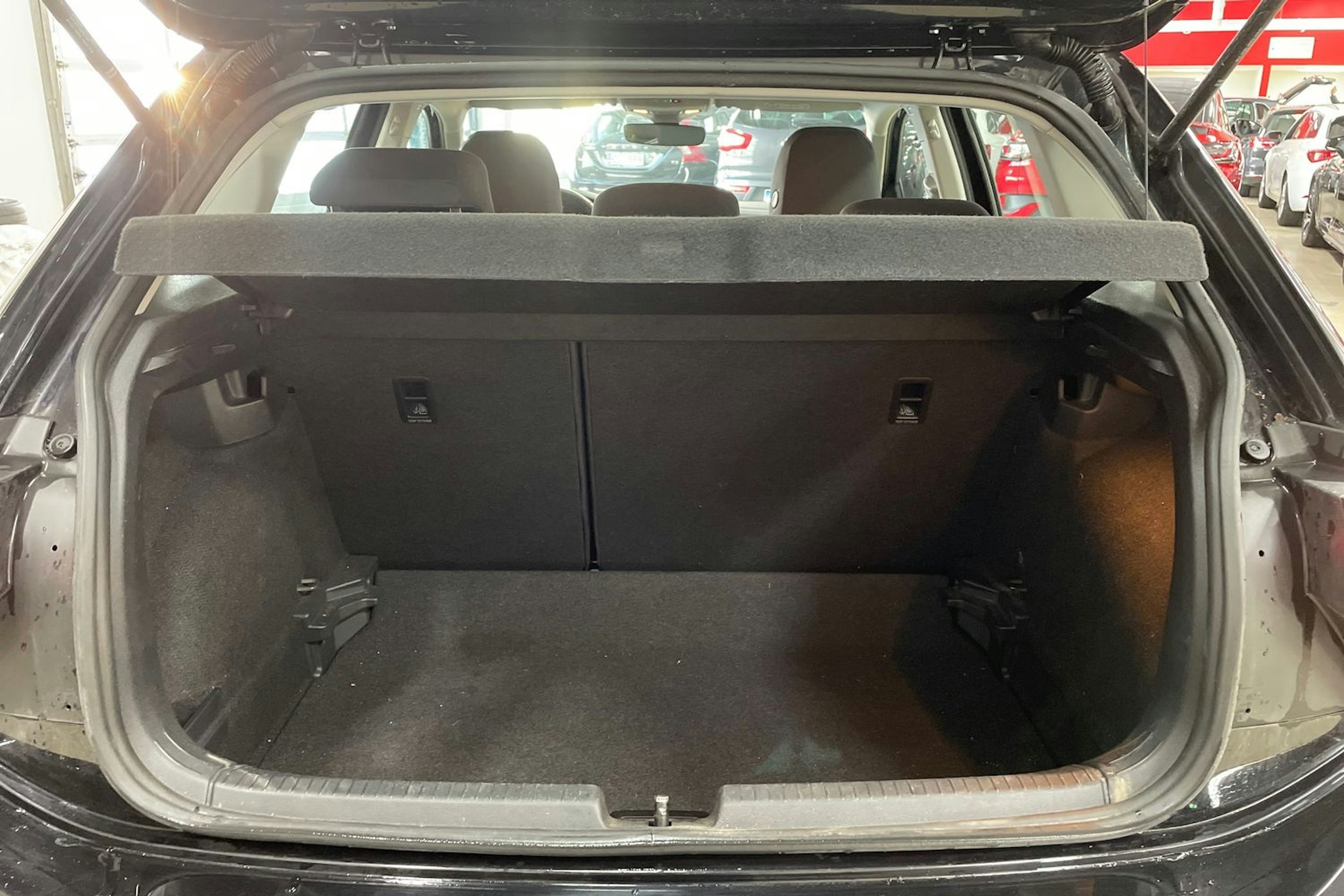 Musta Volkswagen POLO 2022 kuva 16.