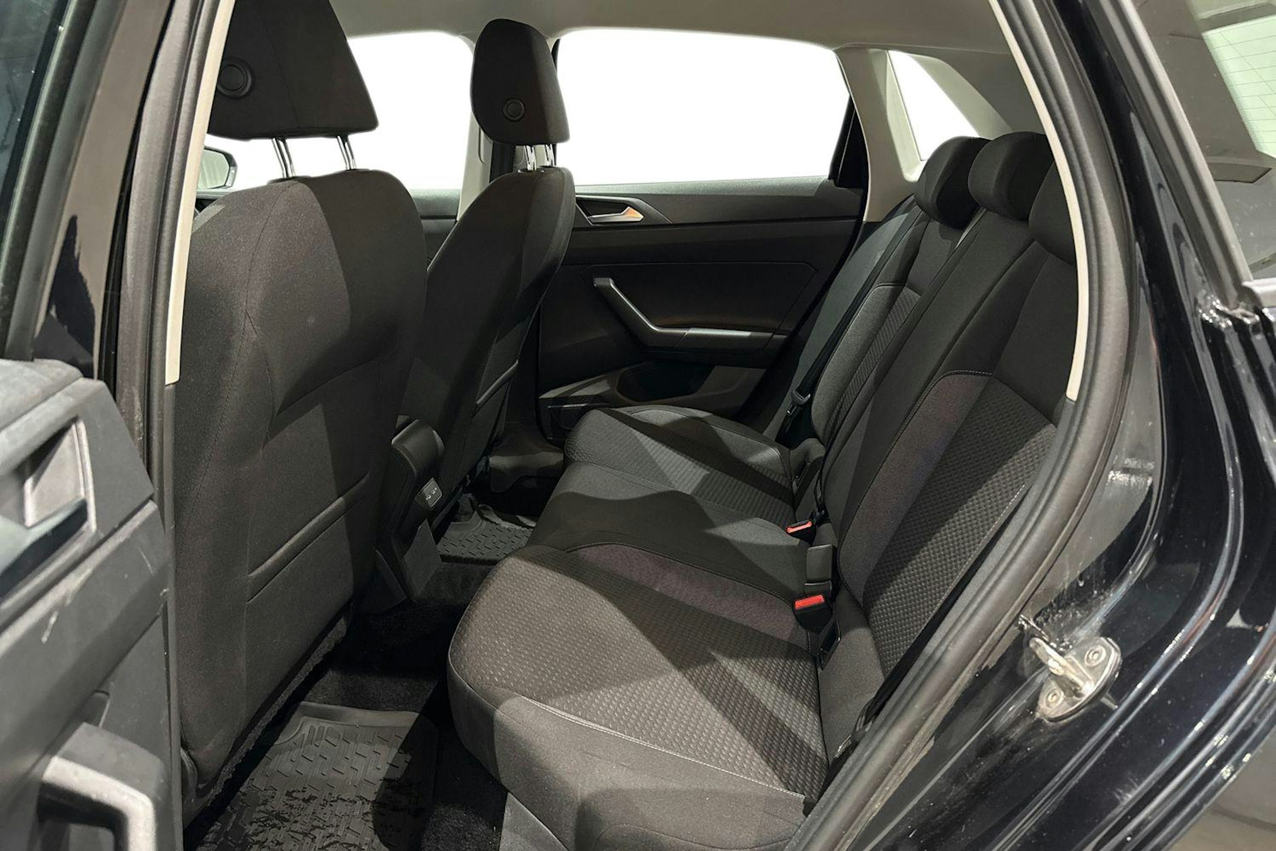 musta Volkswagen Polo 2022 kuva 10.