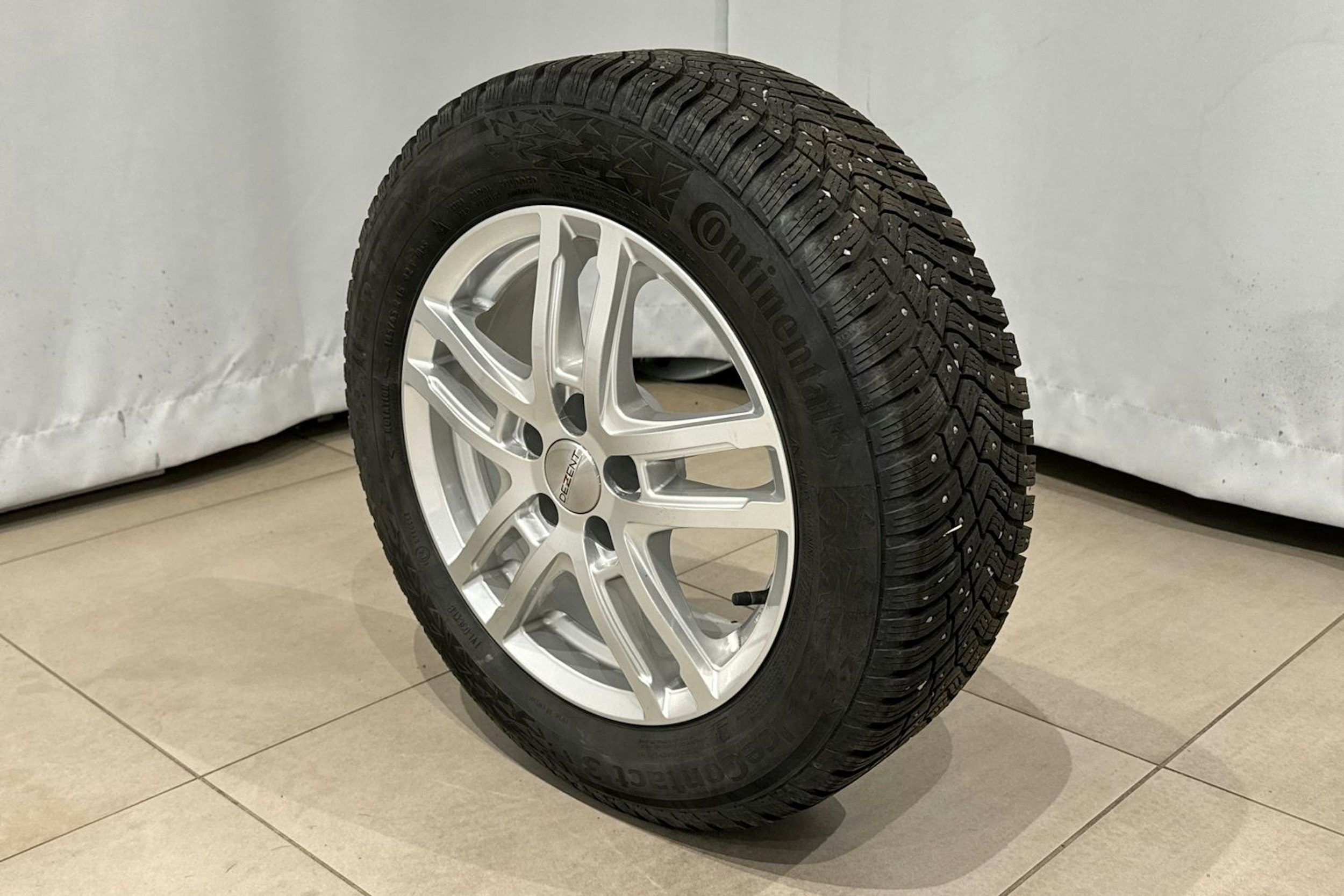 musta Volkswagen Polo 2022 kuva 14.