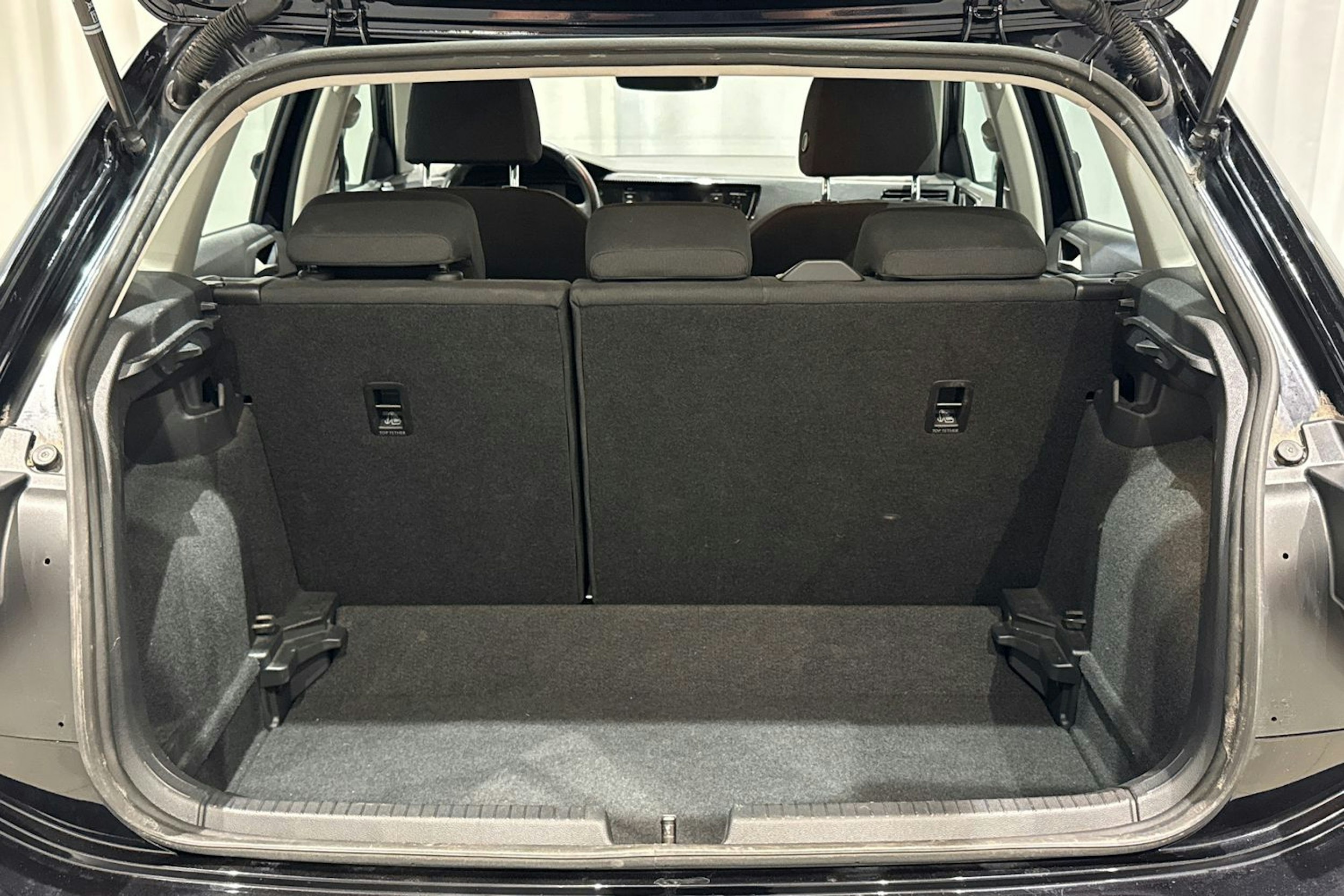 musta Volkswagen Polo 2022 kuva 15.