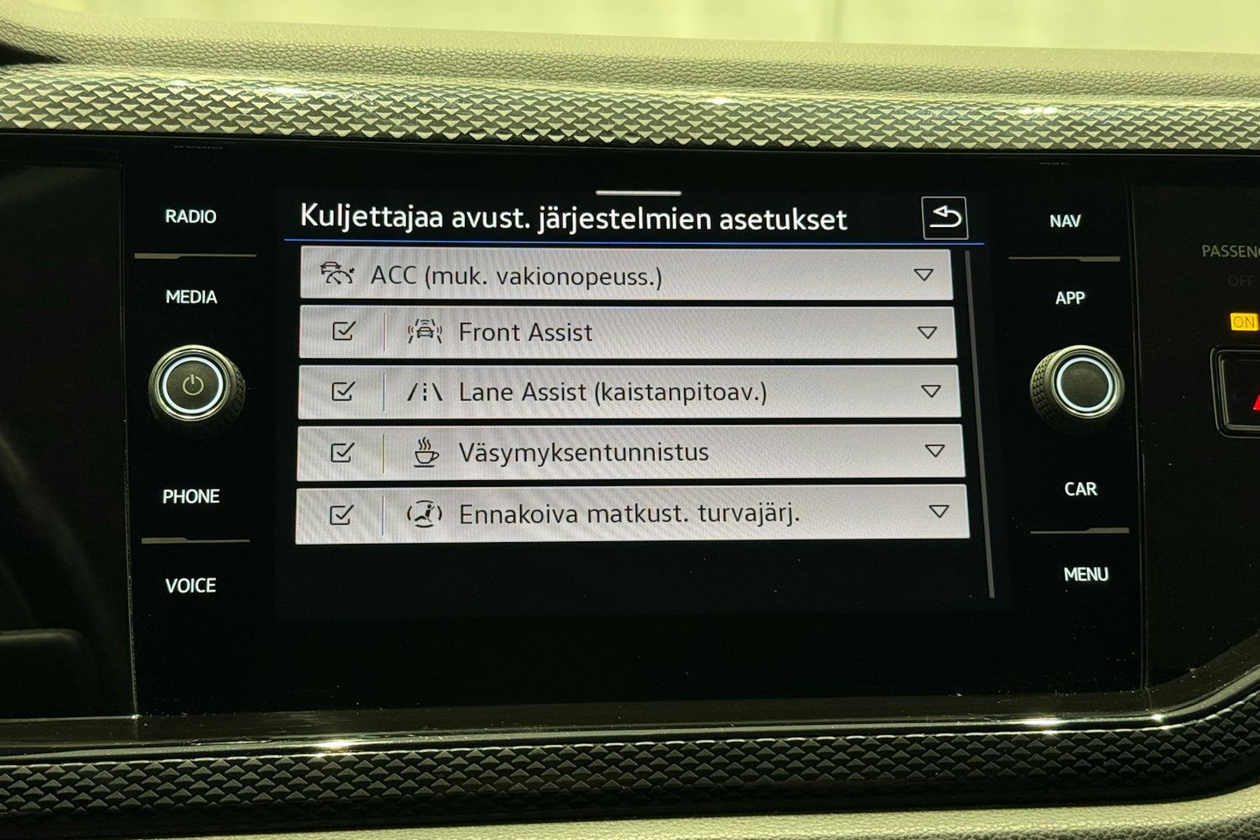 musta Volkswagen Polo 2022 kuva 21.