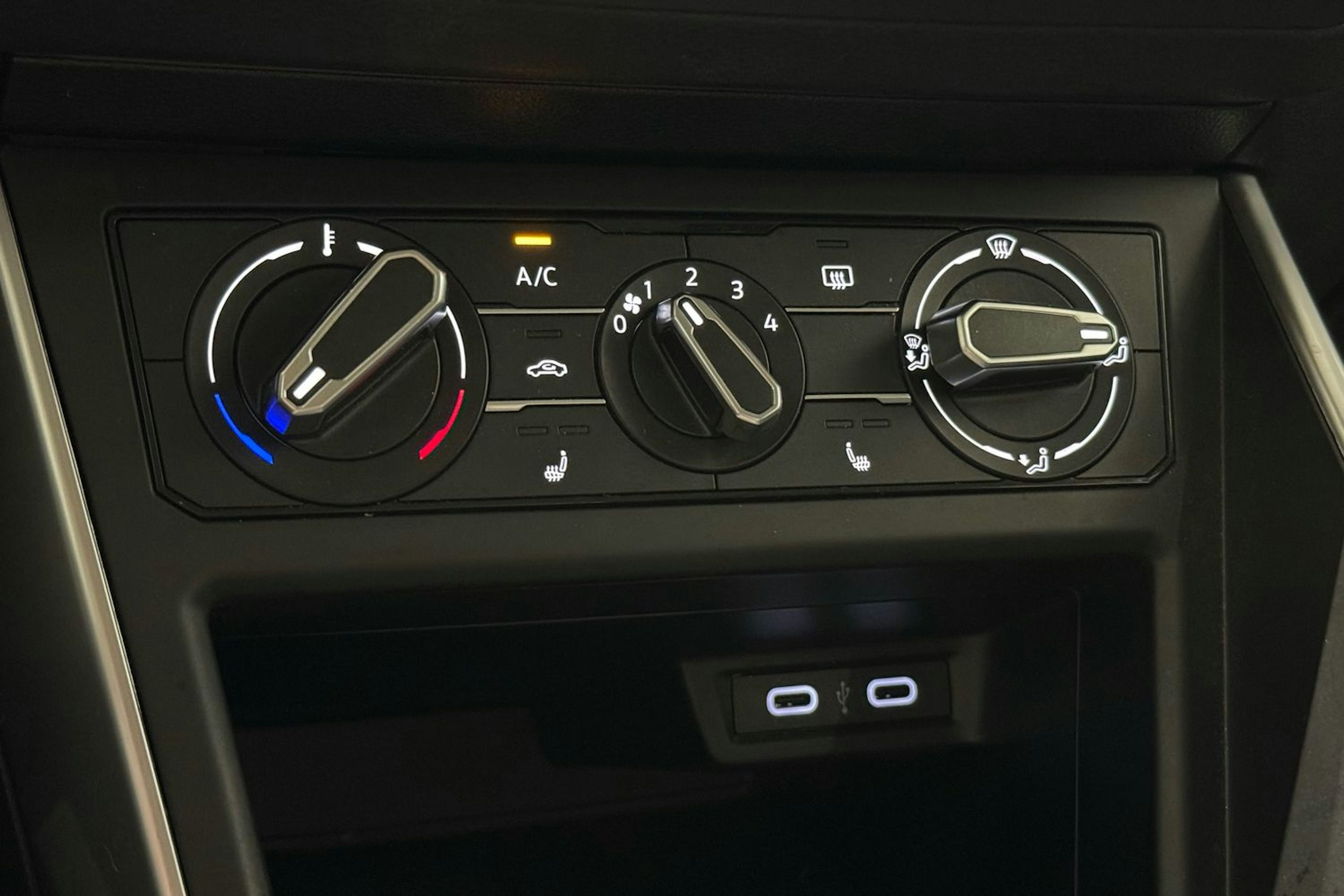 musta Volkswagen Polo 2022 kuva 24.