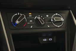 musta Volkswagen Polo 2022 kuva 24.