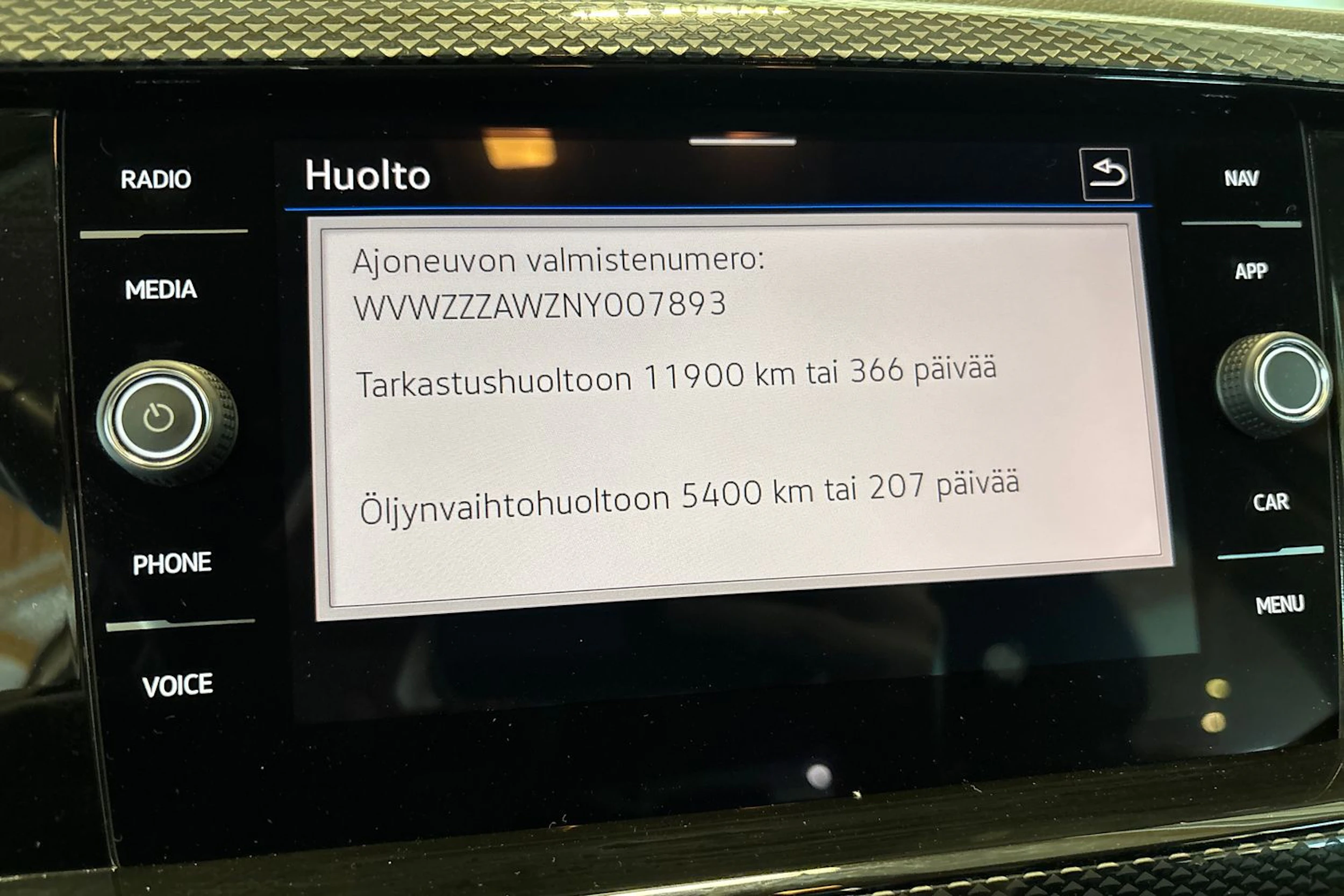 valkoinen Volkswagen POLO 2022 kuva 18.