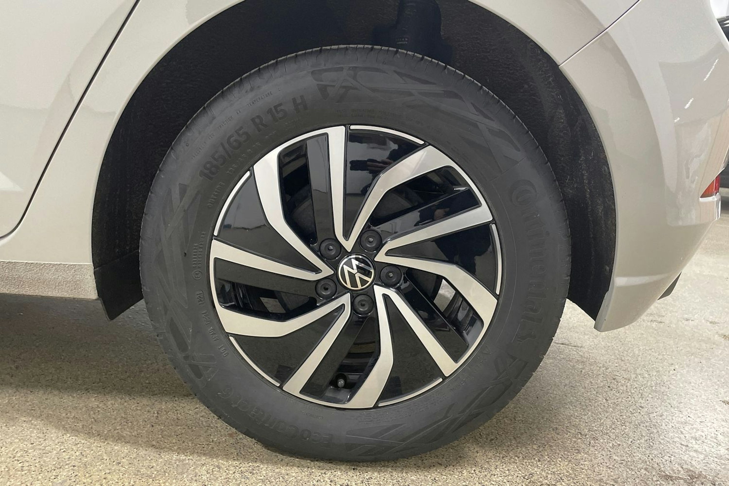 Harmaa Volkswagen POLO 2022 kuva 14.