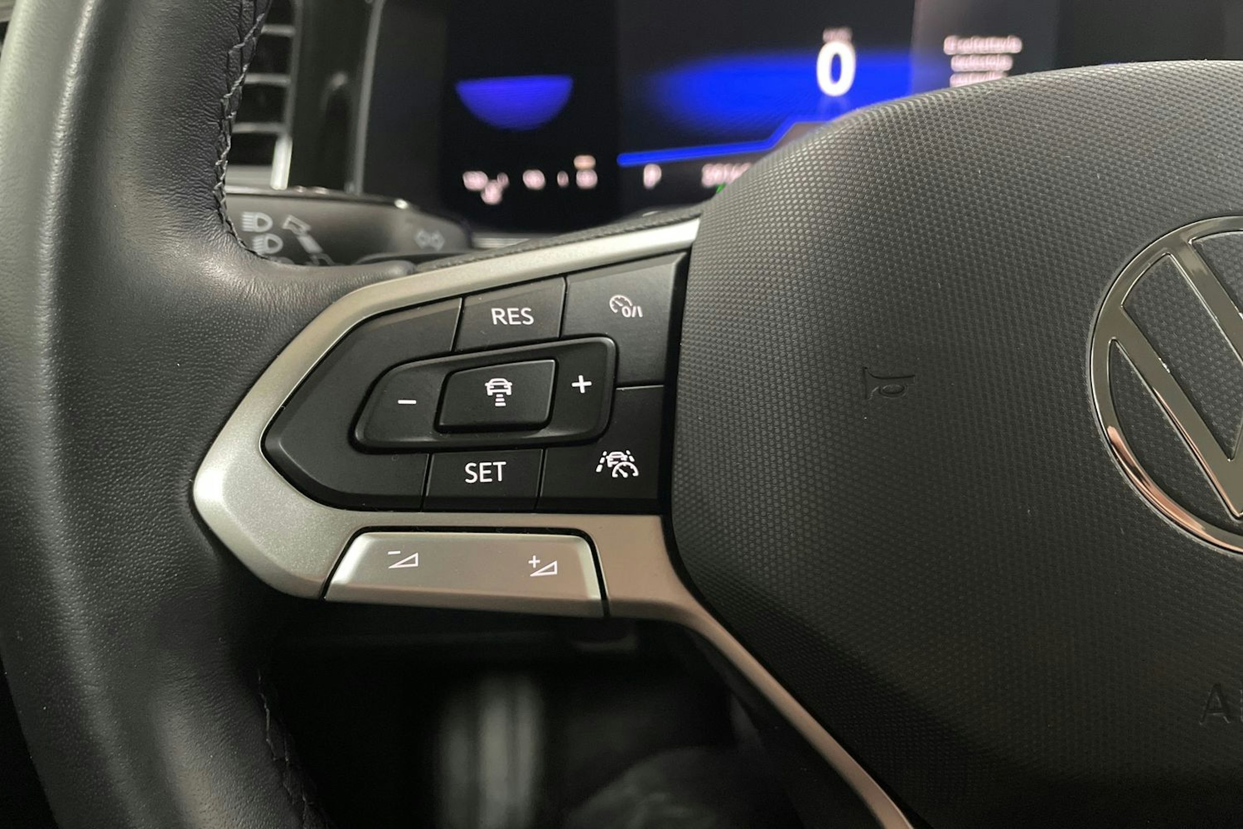 Harmaa Volkswagen POLO 2022 kuva 16.