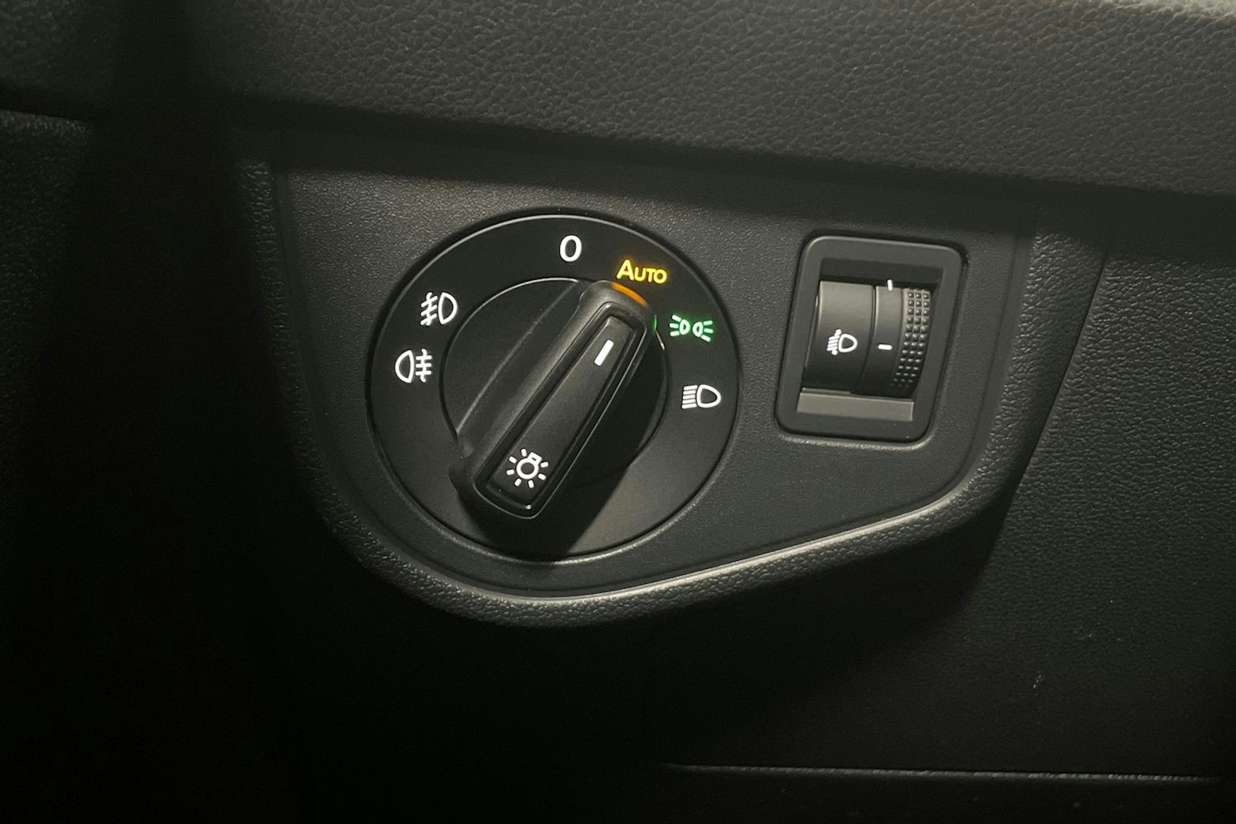 Harmaa Volkswagen POLO 2022 kuva 25.