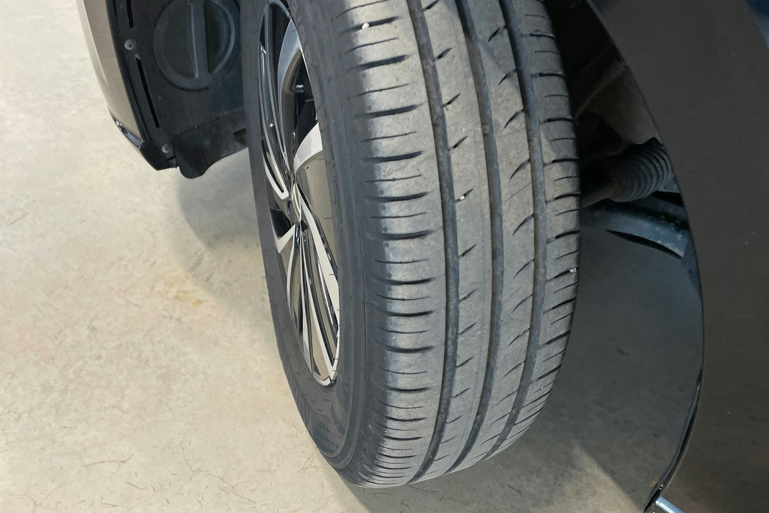 met. musta Volkswagen Polo 2022 kuva 13.