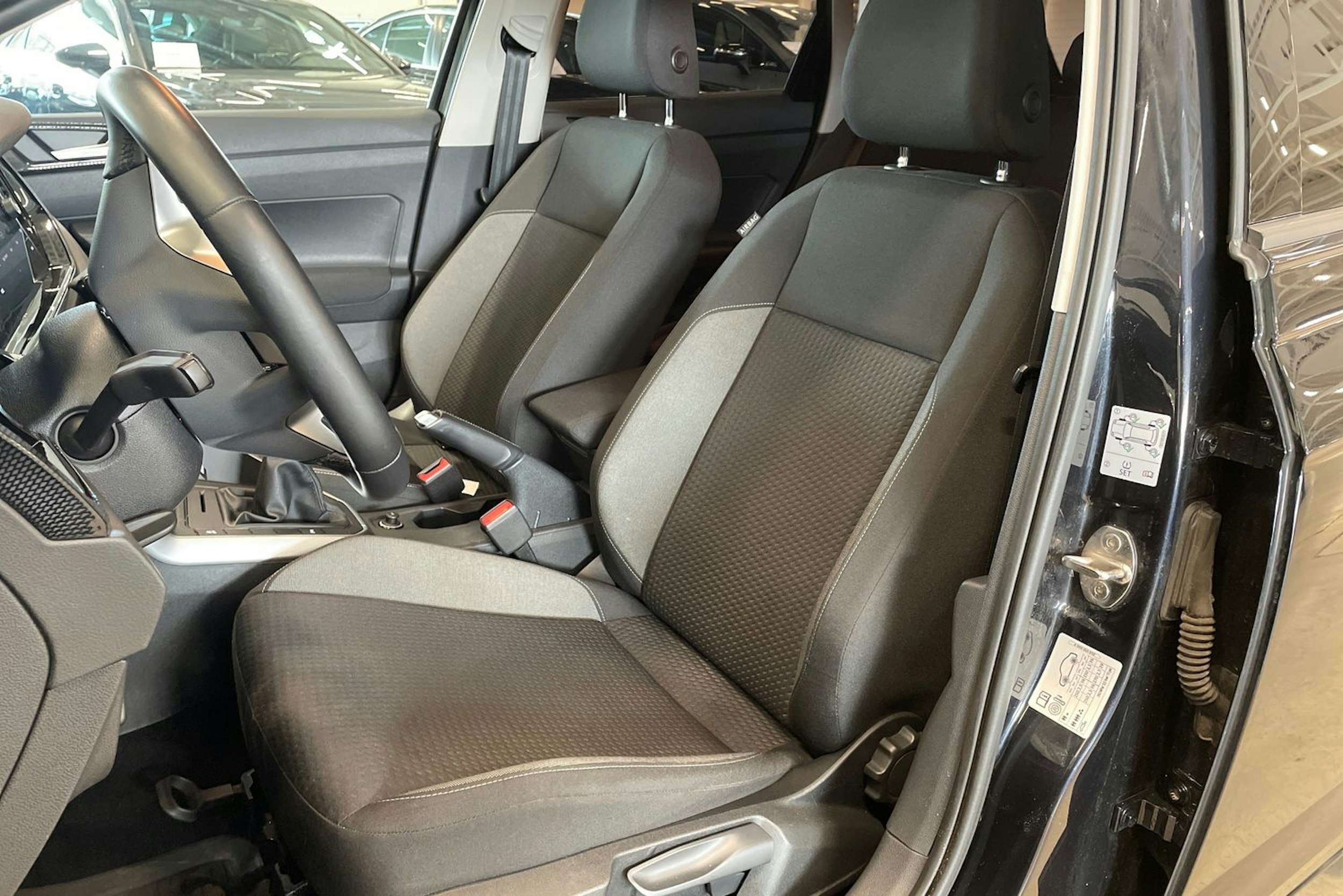met. musta Volkswagen Polo 2022 kuva 14.