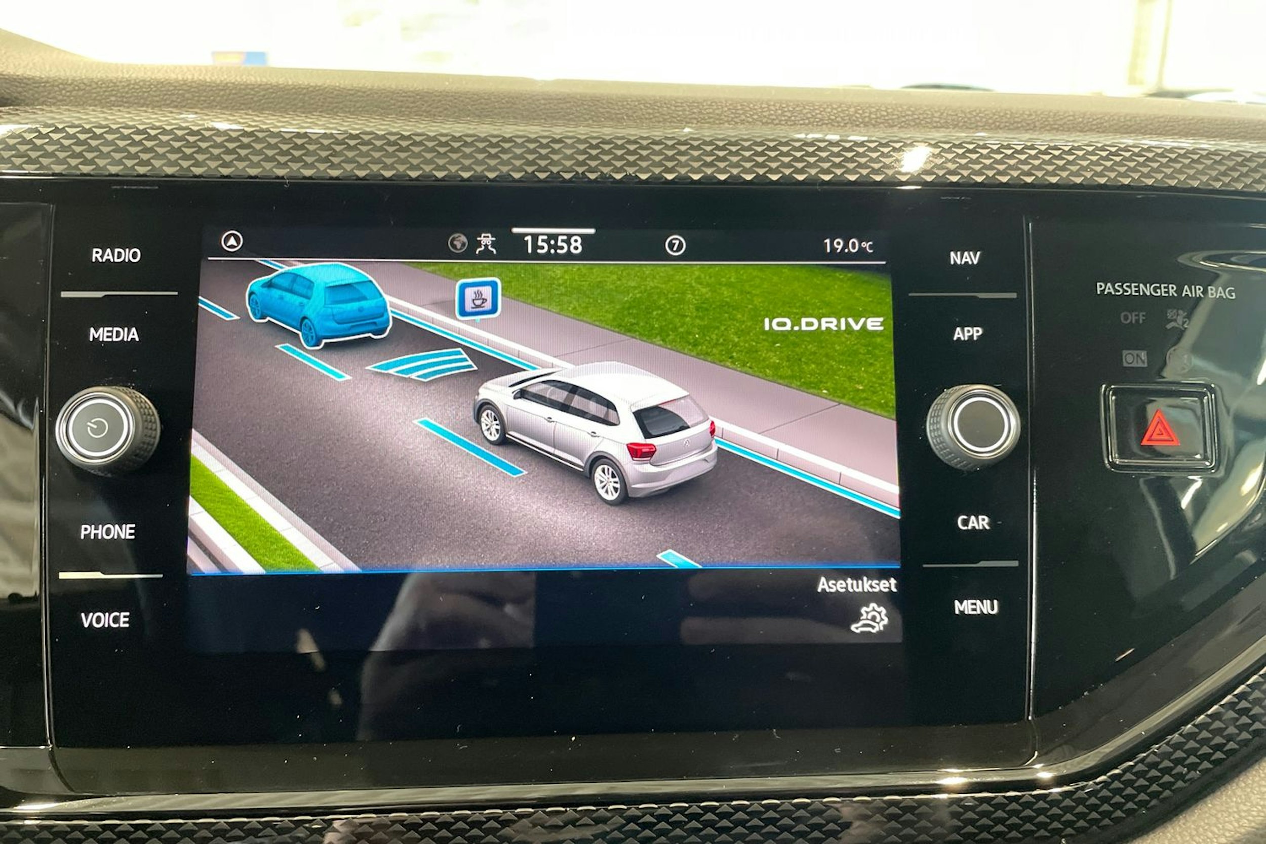 met. musta Volkswagen Polo 2022 kuva 24.