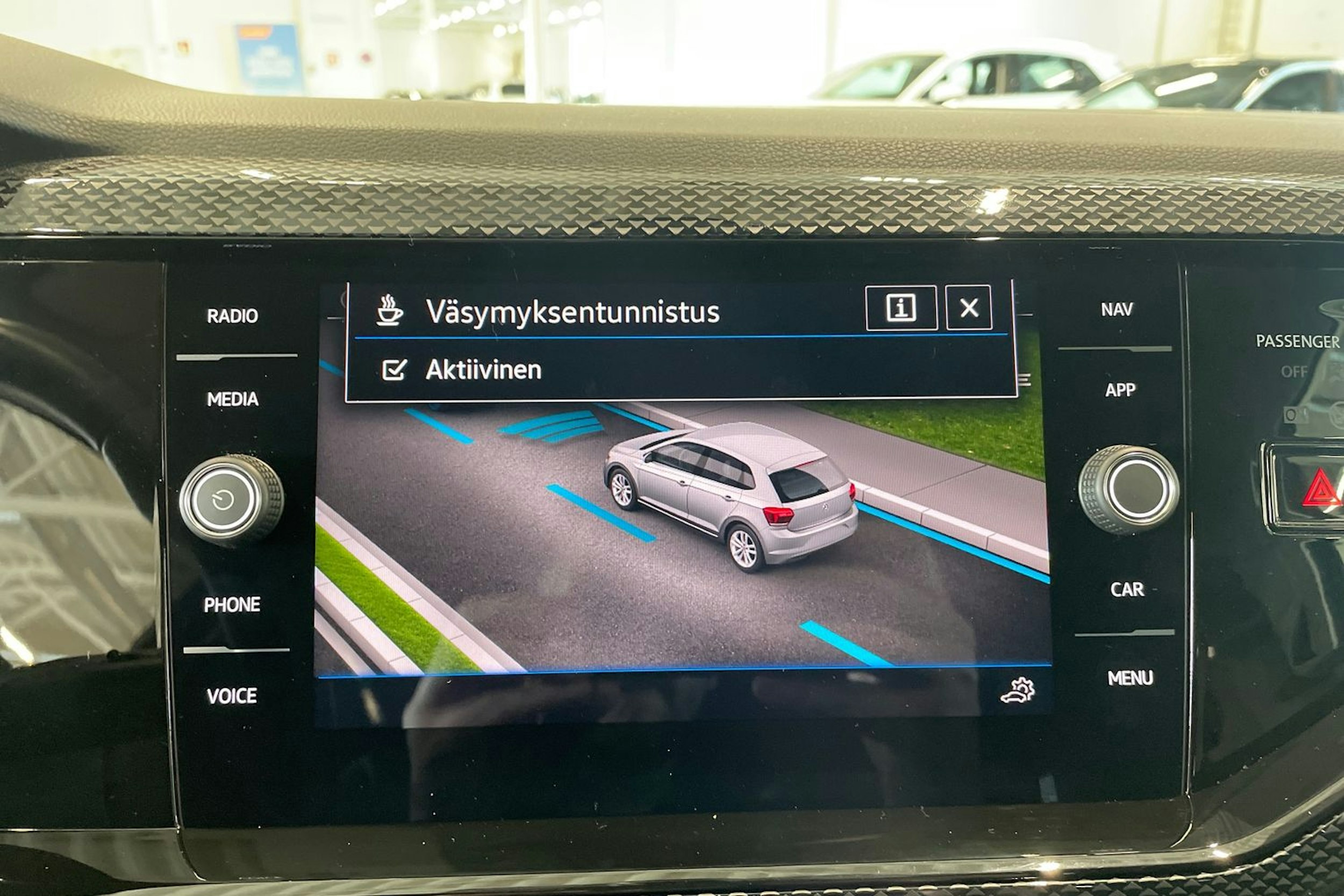 met. musta Volkswagen Polo 2022 kuva 27.