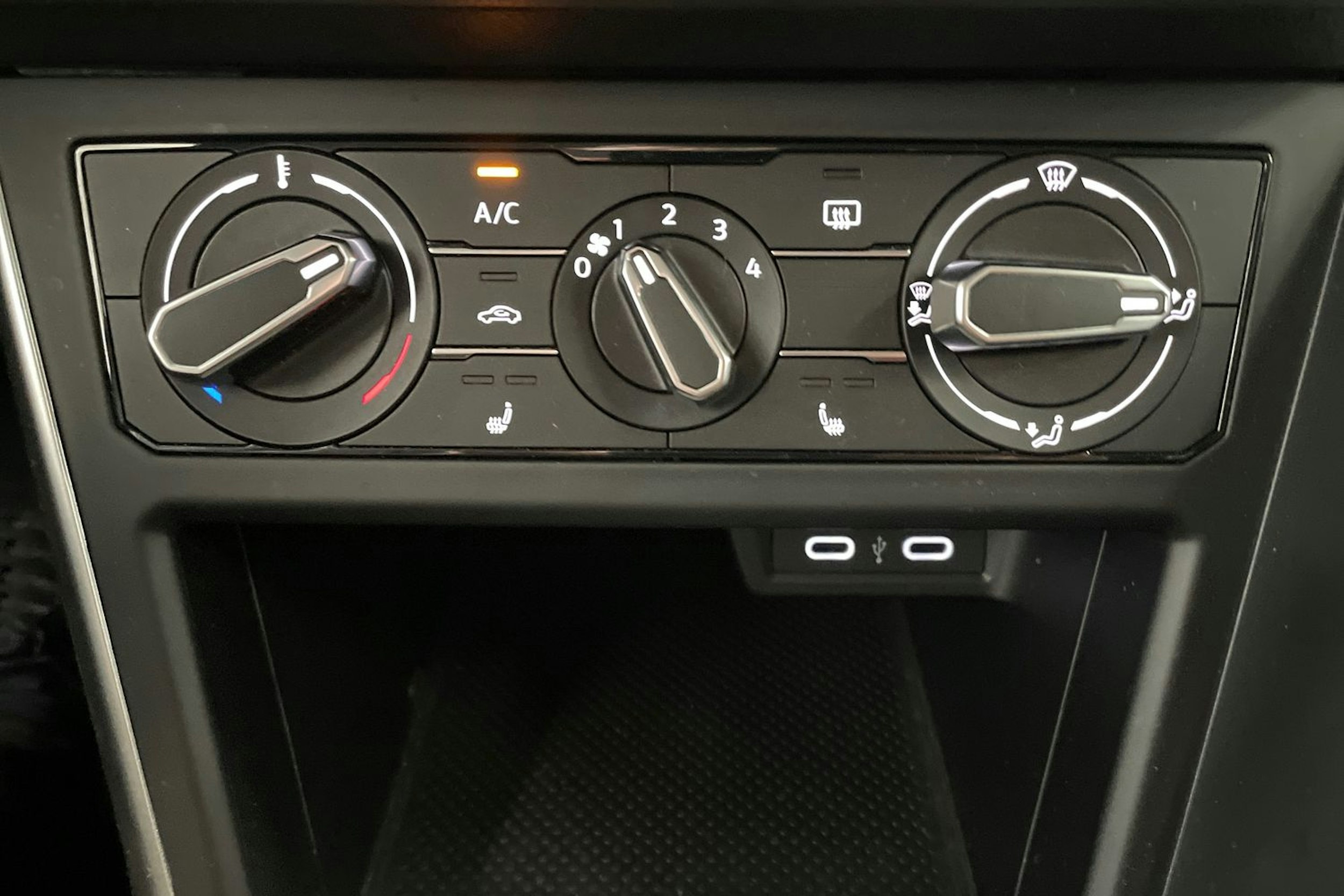 met. musta Volkswagen Polo 2022 kuva 31.