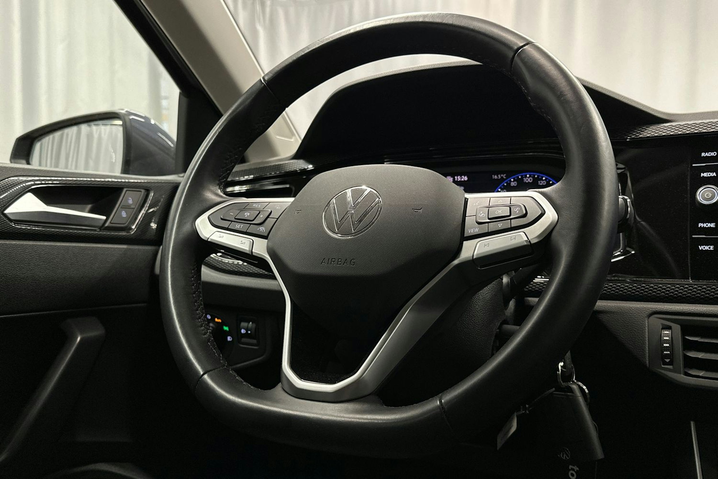 harmaa Volkswagen Polo 2022 kuva 15.
