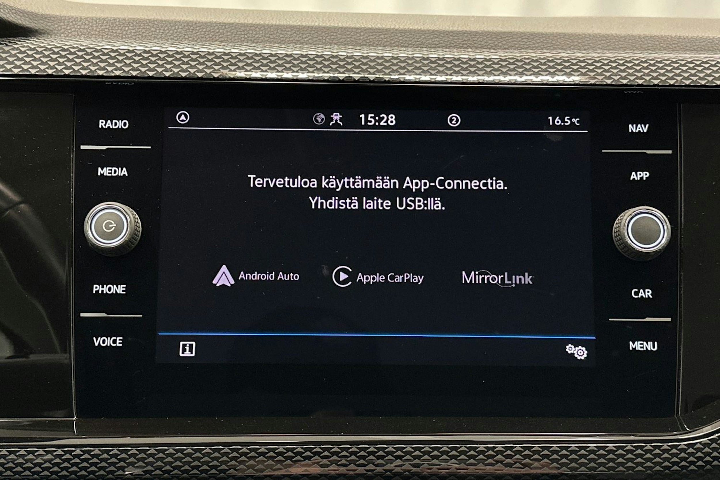 harmaa Volkswagen Polo 2022 kuva 20.
