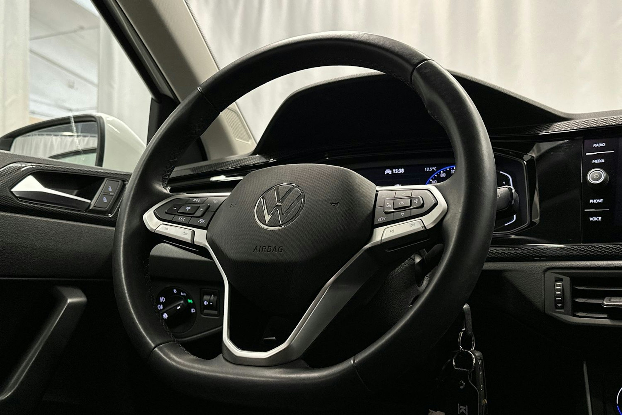 valkoinen Volkswagen Polo 2022 kuva 16.