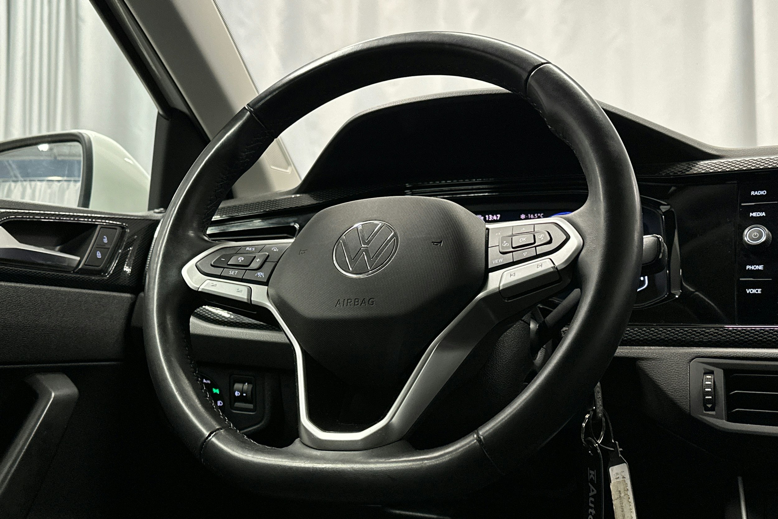 valkoinen Volkswagen Polo 2022 kuva 16.