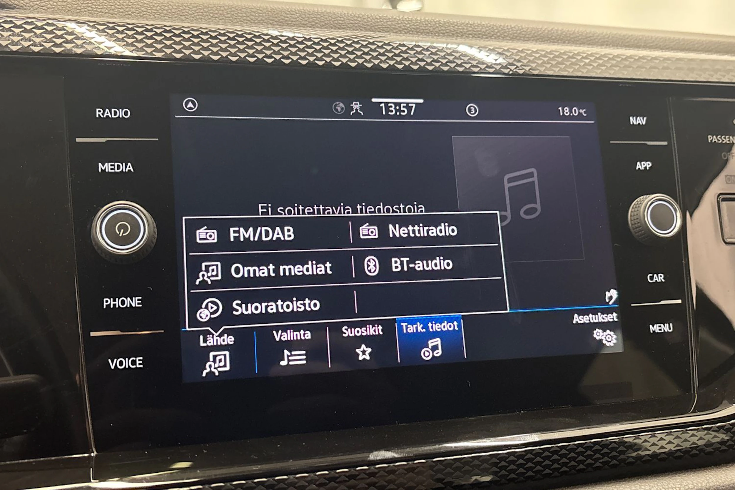 musta Volkswagen Polo 2022 kuva 19.