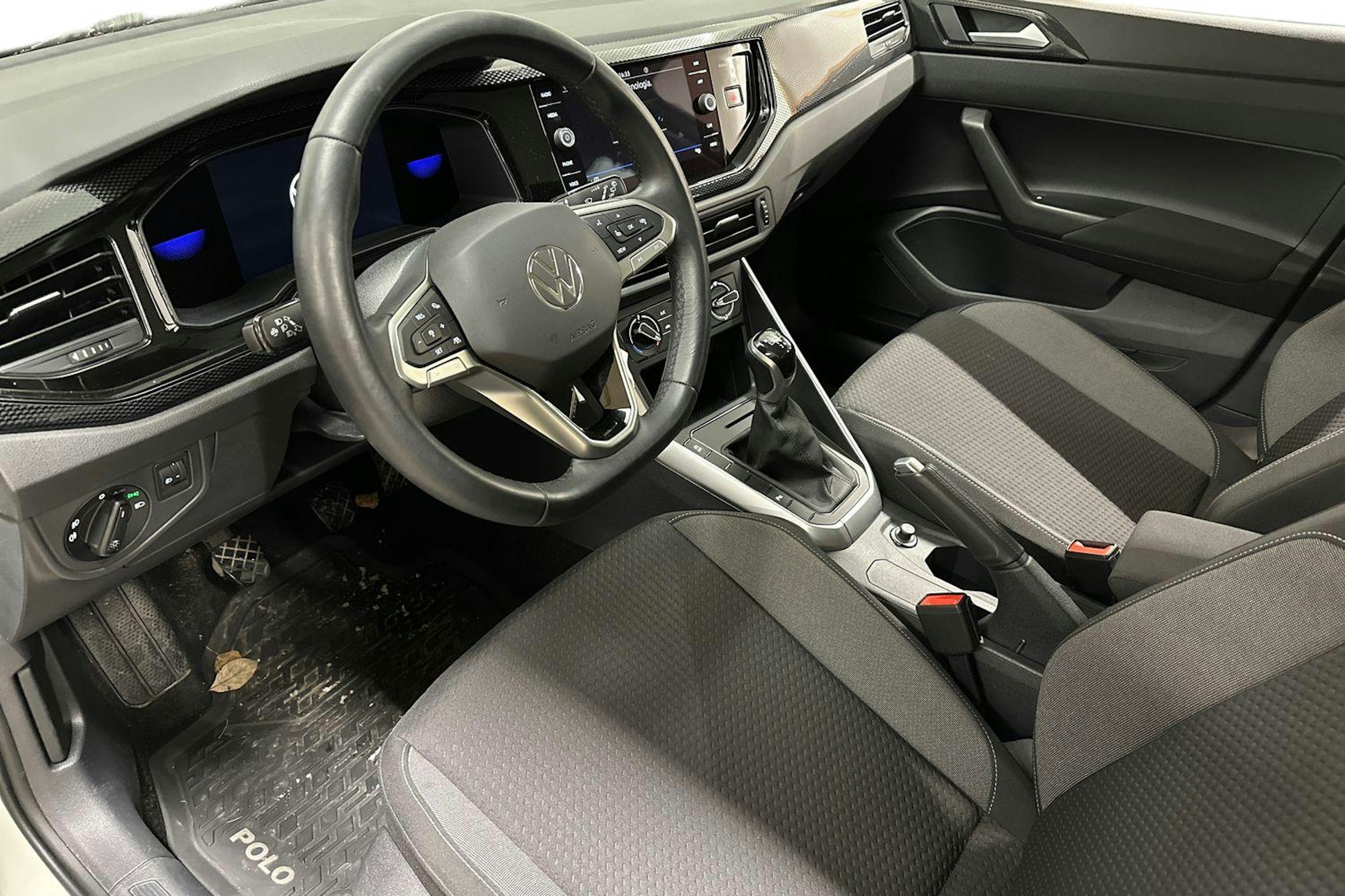 harmaa Volkswagen Polo 2022 kuva 3.