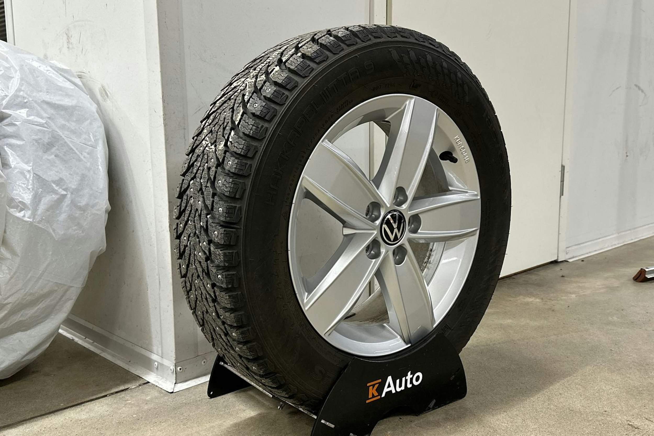 harmaa Volkswagen Polo 2022 kuva 13.