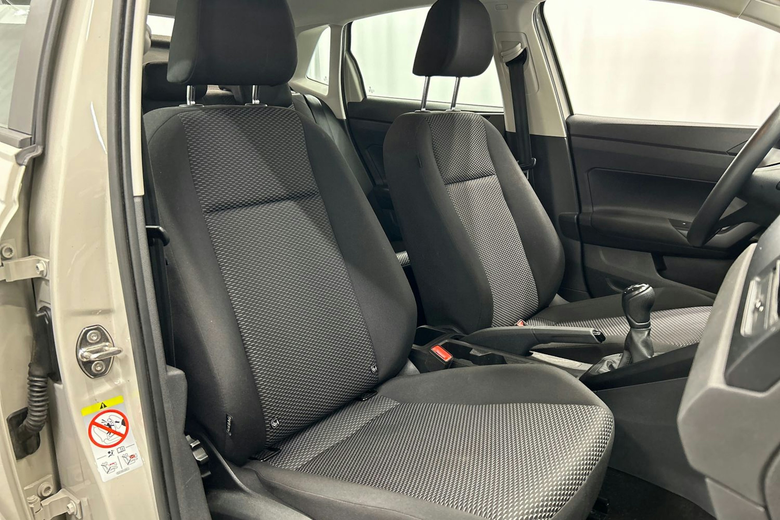 harmaa Volkswagen Polo 2022 kuva 14.