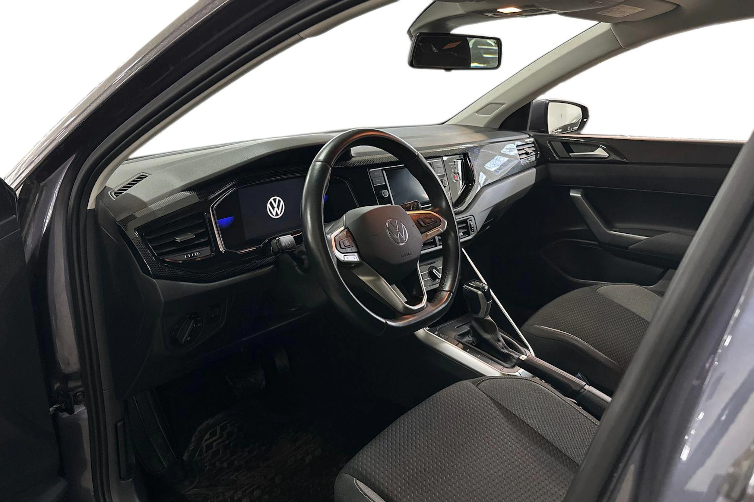 harmaa Volkswagen Polo 2022 kuva 3.