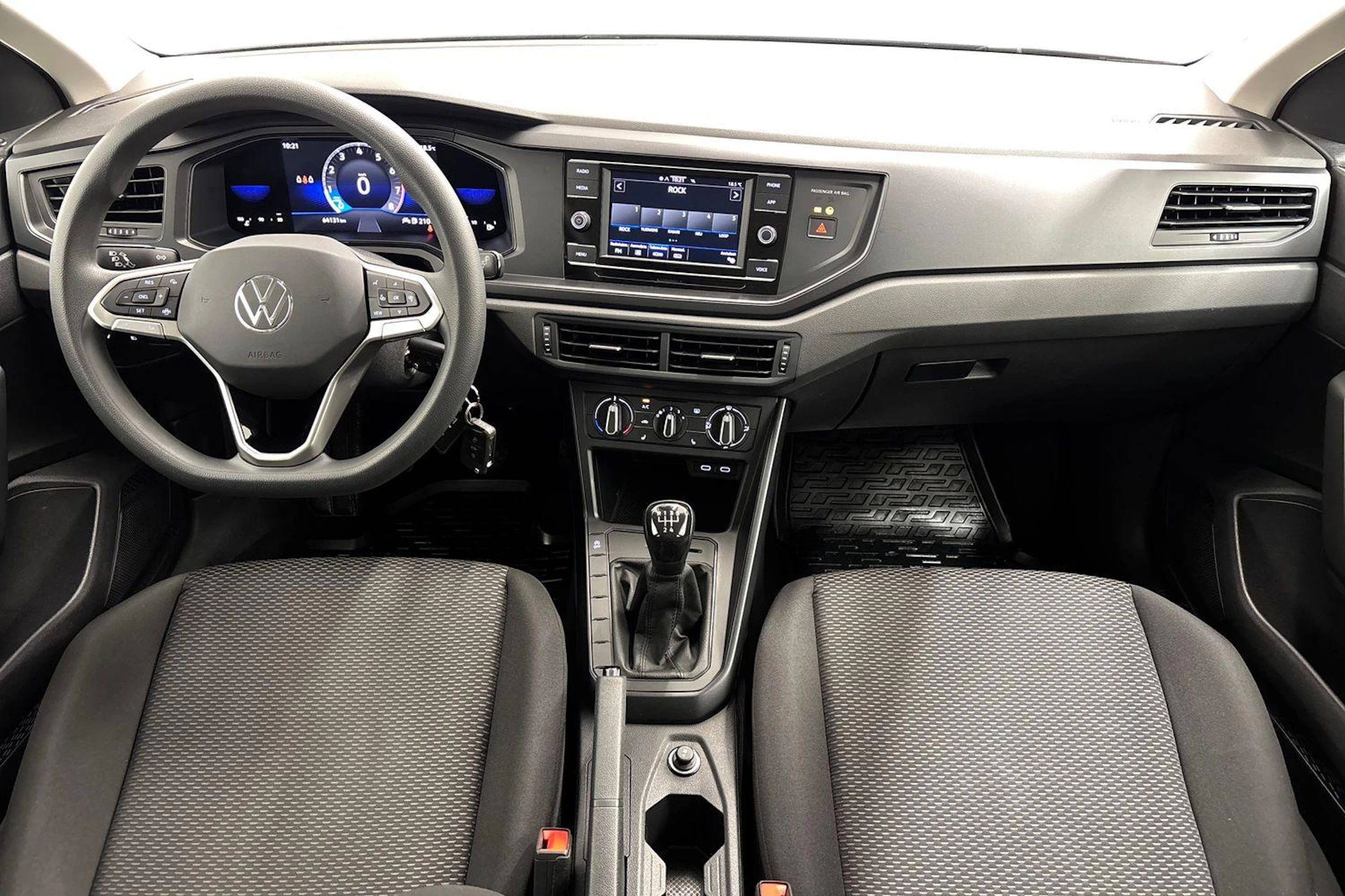harmaa Volkswagen Polo 2022 kuva 9.