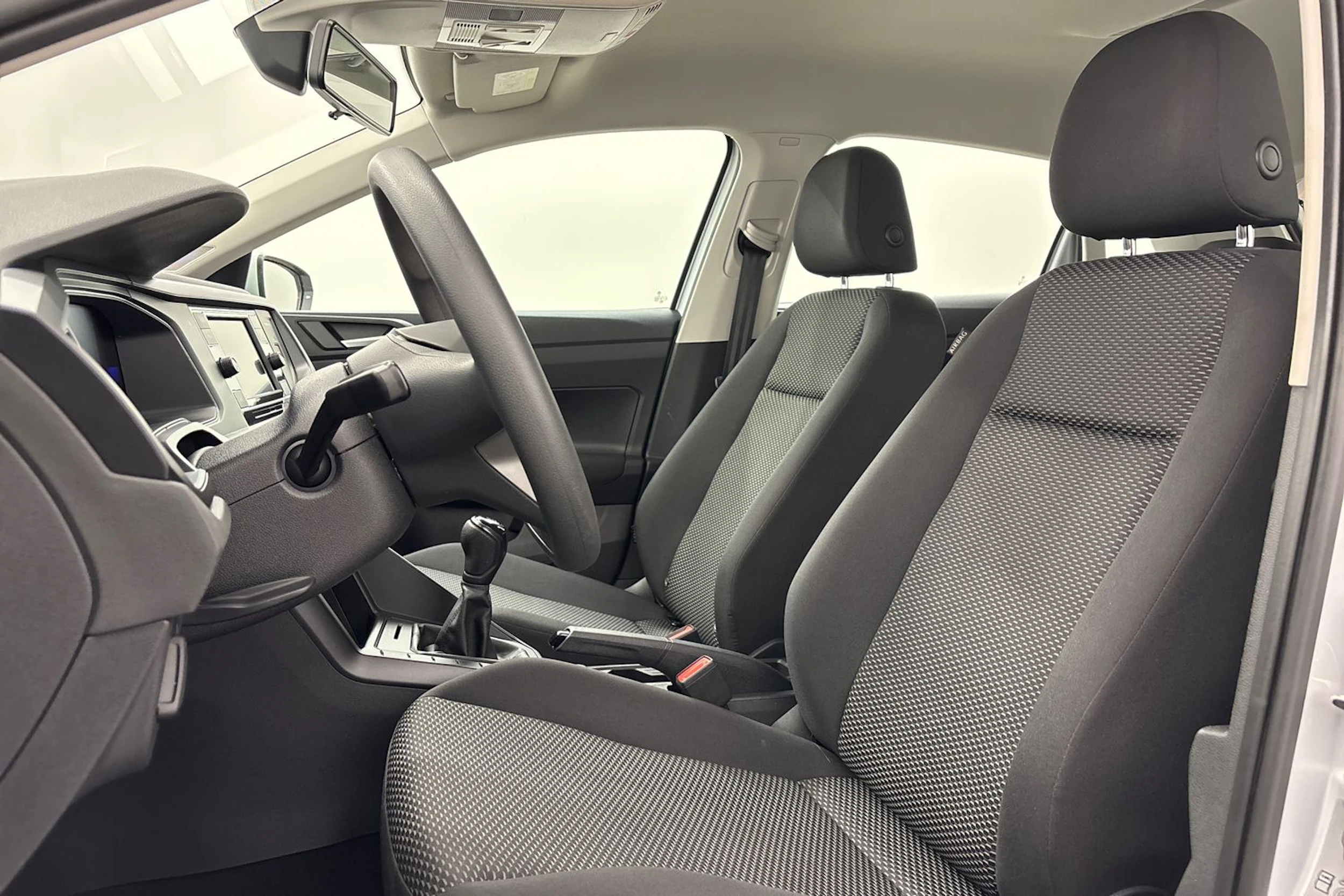 harmaa Volkswagen Polo 2022 kuva 15.