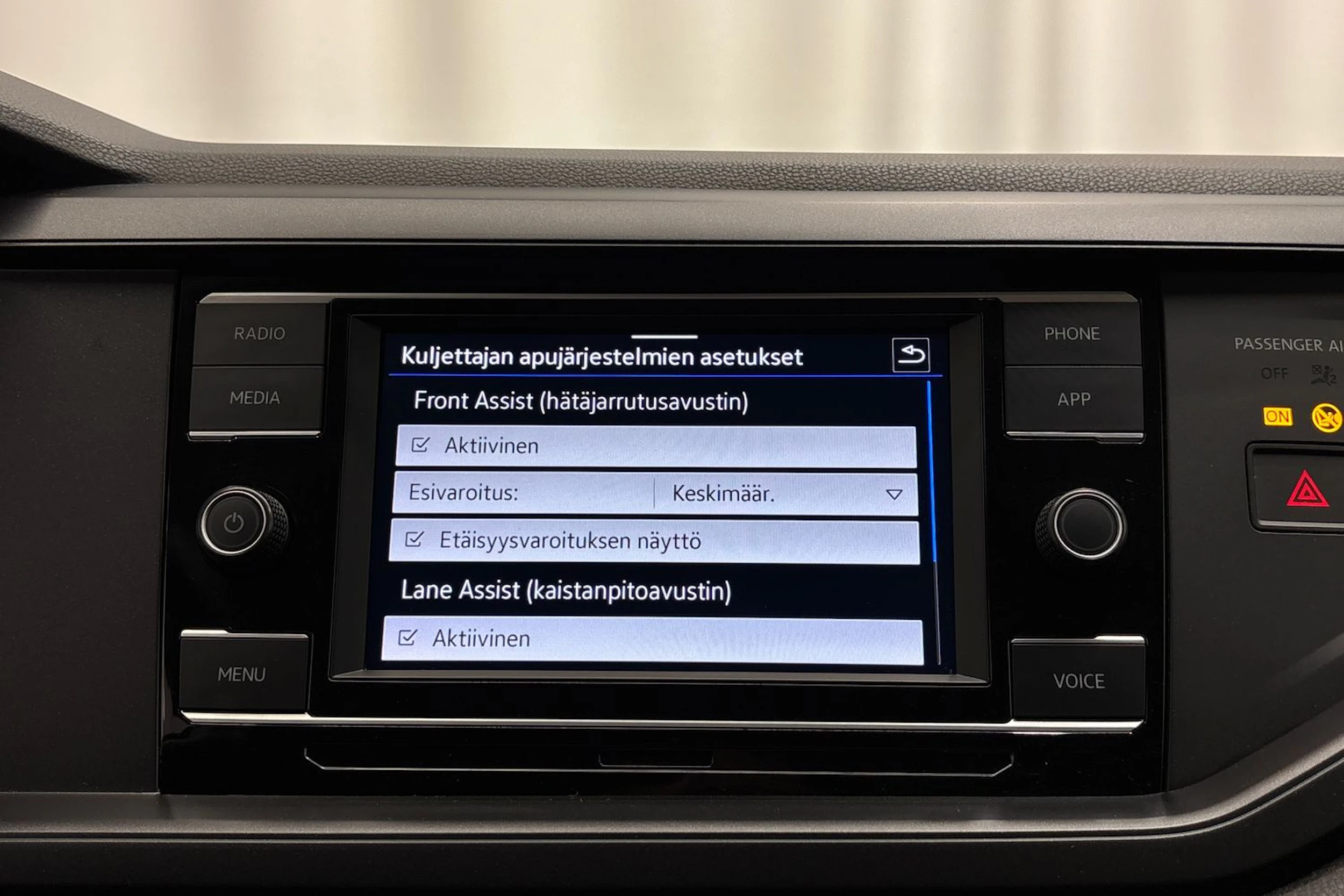 harmaa Volkswagen Polo 2022 kuva 20.
