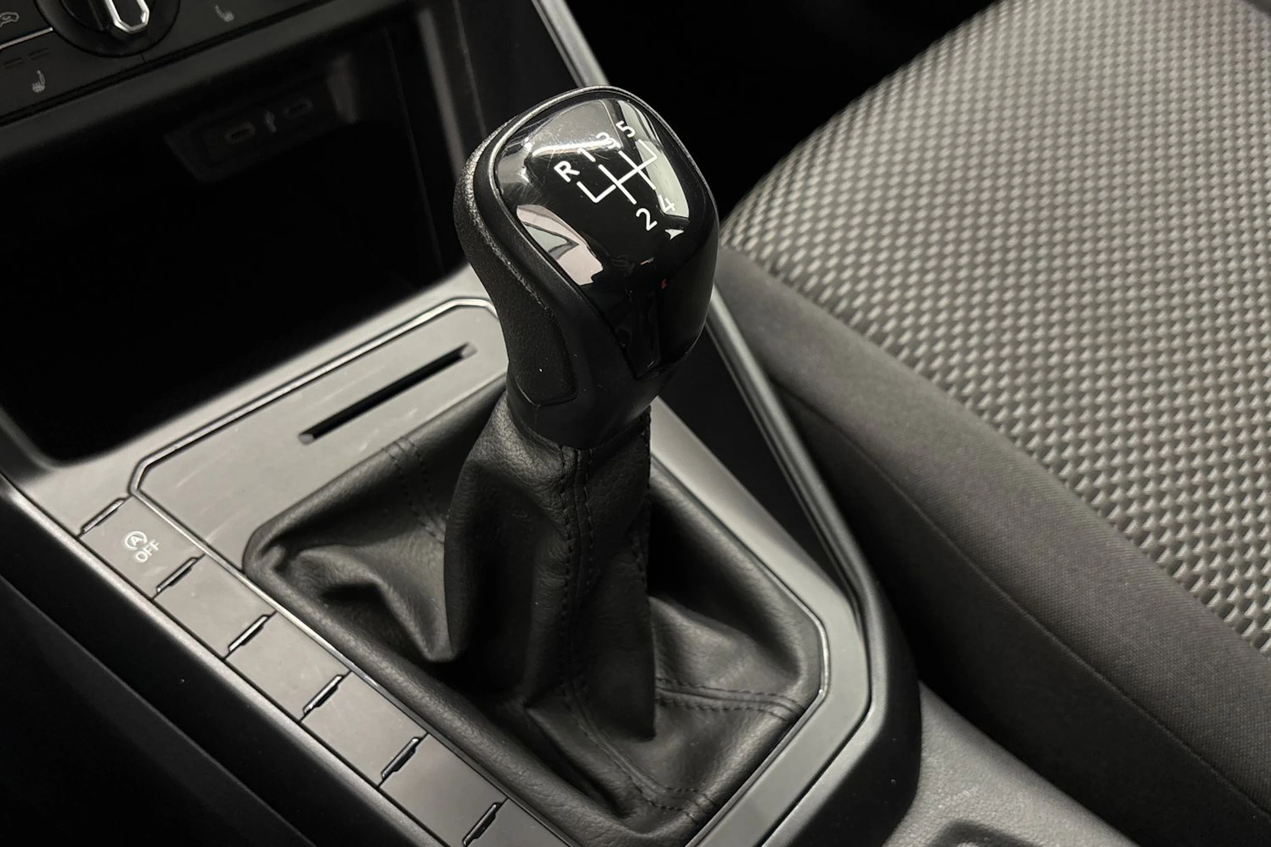 harmaa Volkswagen Polo 2022 kuva 23.