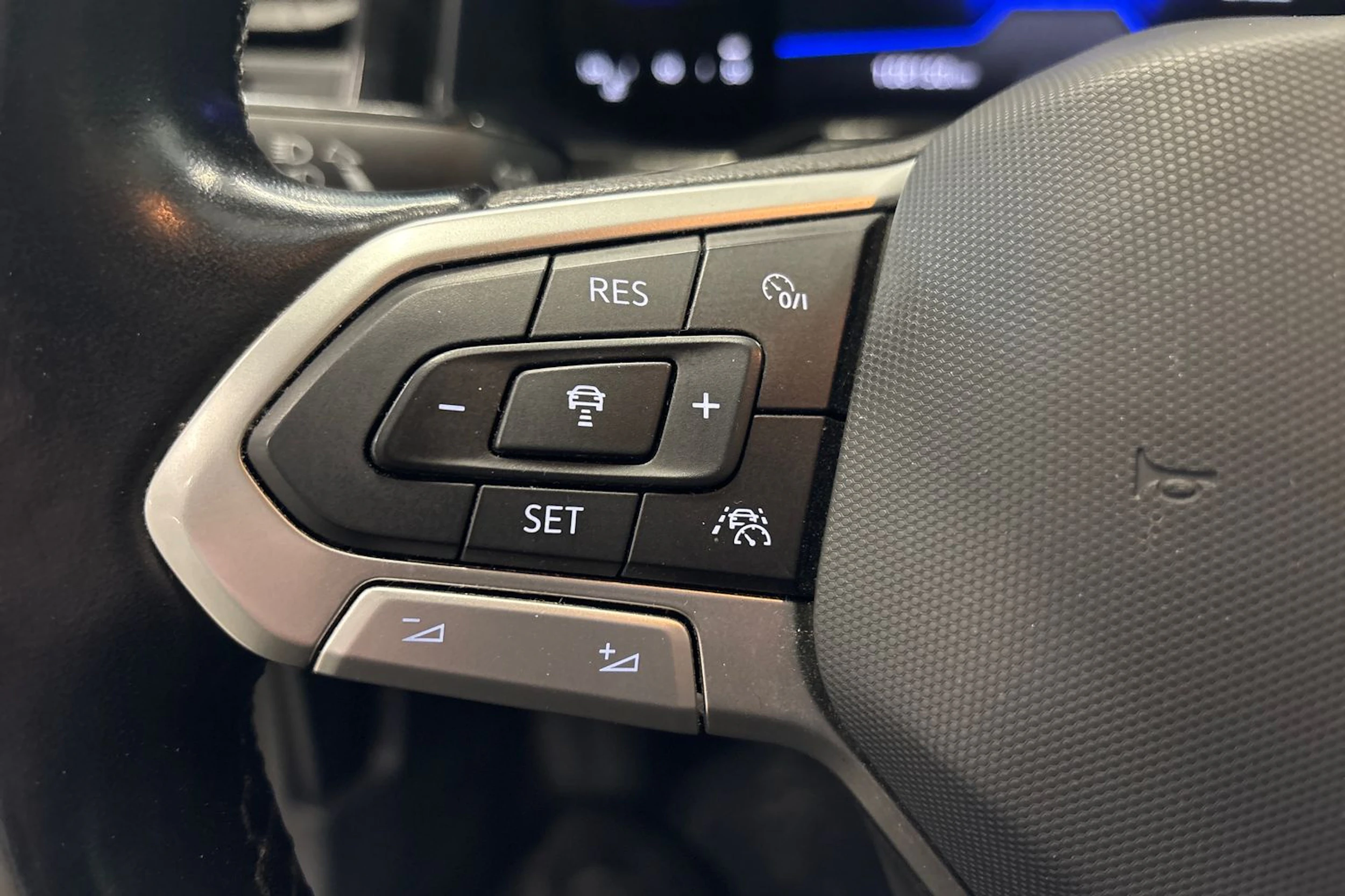 harmaa Volkswagen Polo 2022 kuva 16.