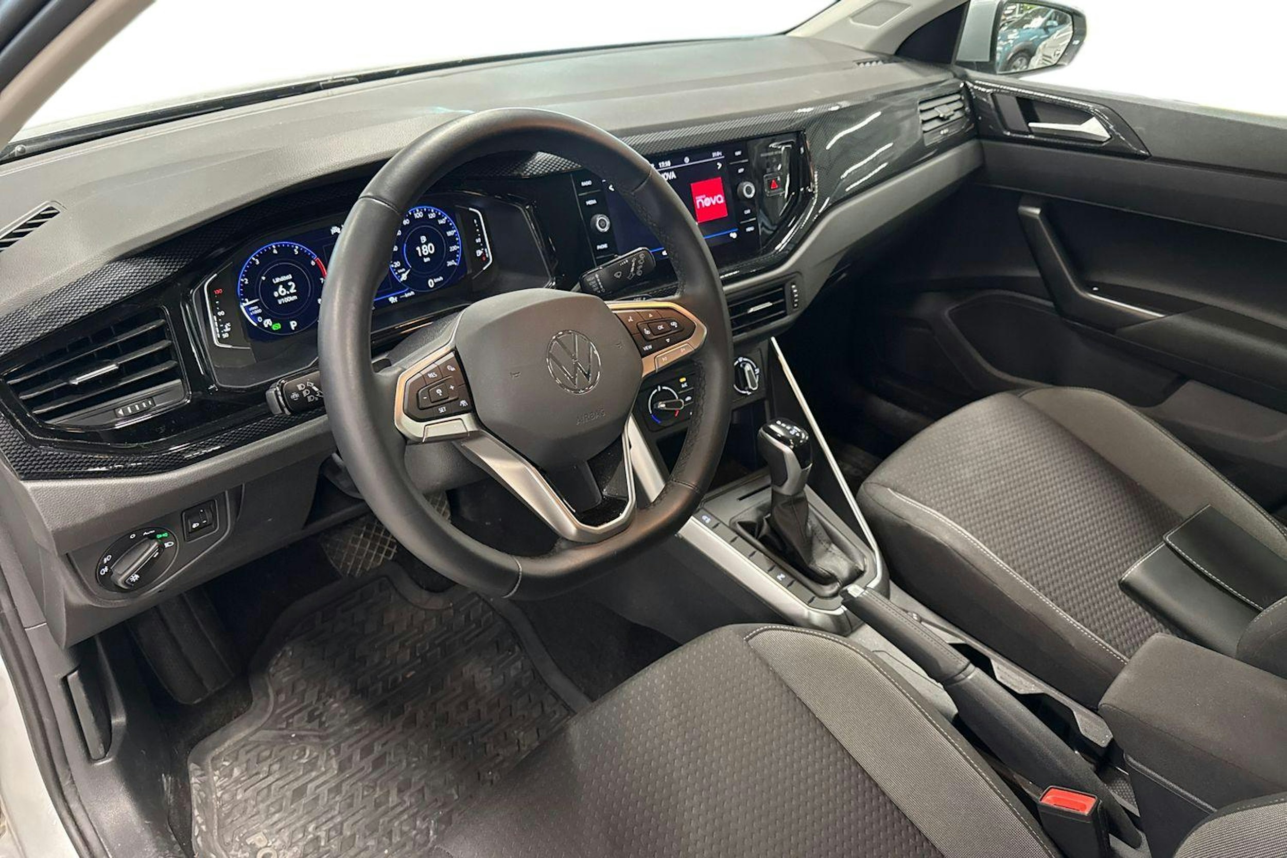 harmaa Volkswagen Polo 2022 kuva 3.